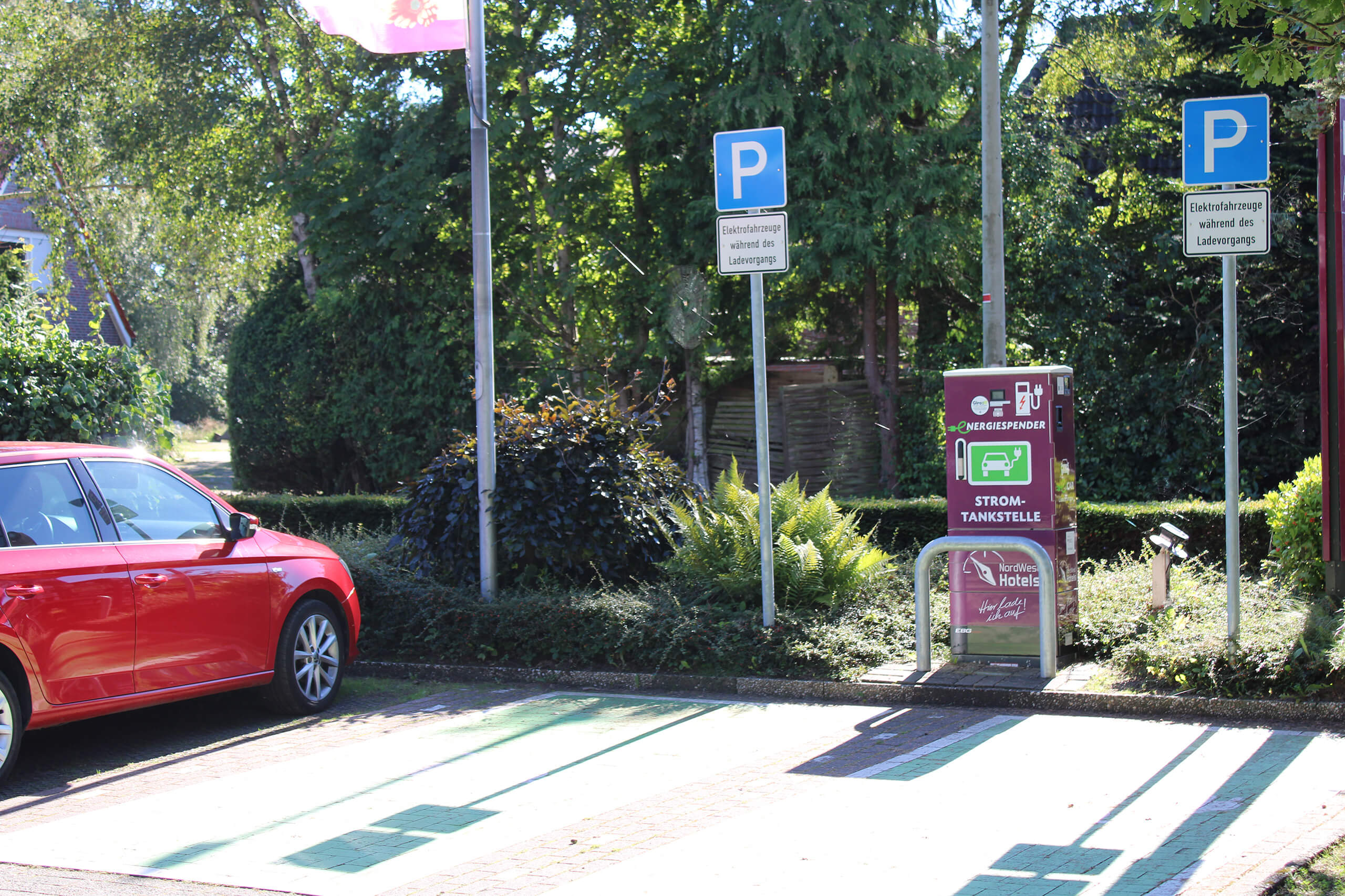 Ladestation für Elektrofahrzeuge beim NordWest-Hotel Amsterdam