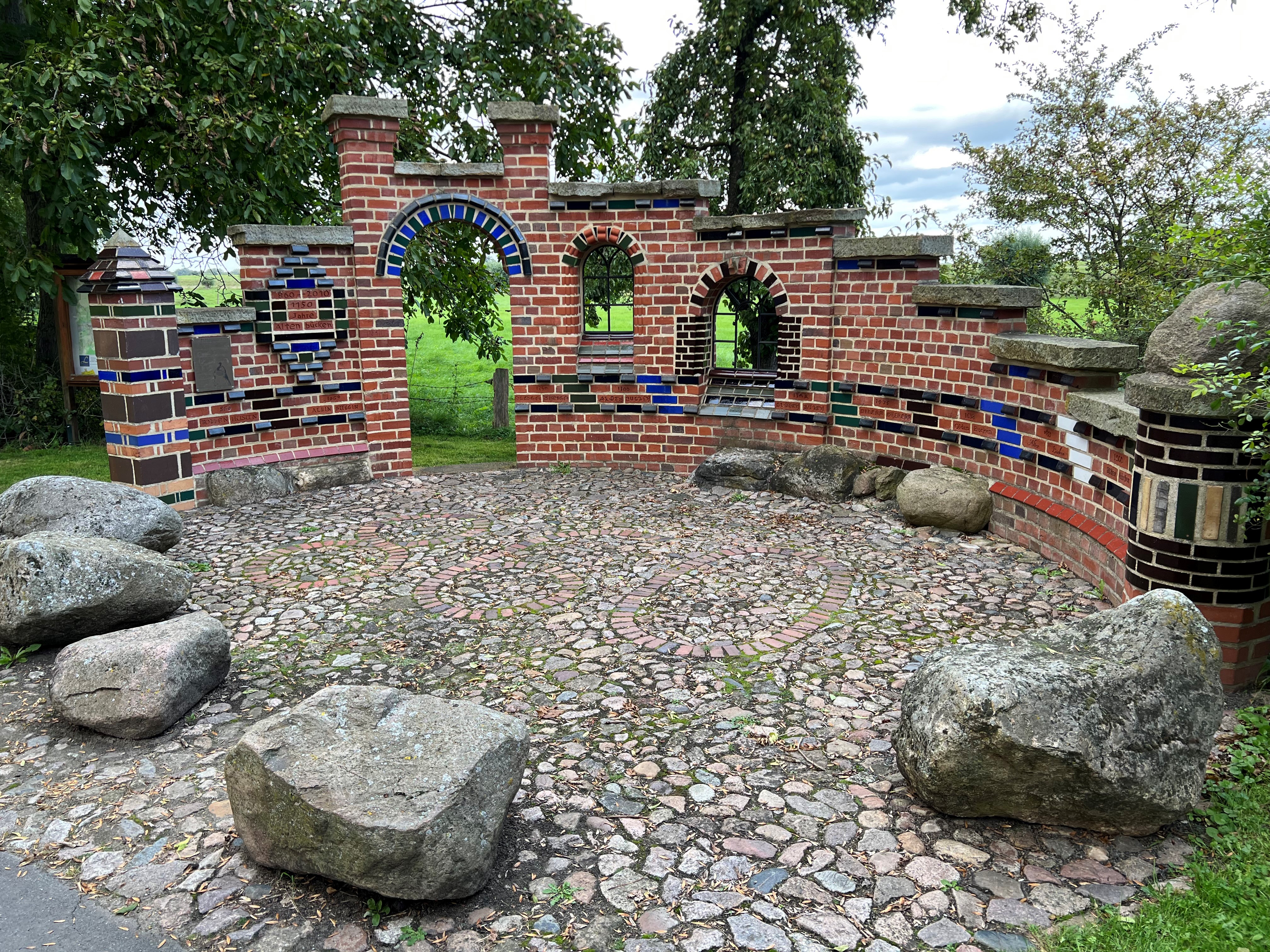 Skulptur "1150 Jahre Altenbücken"