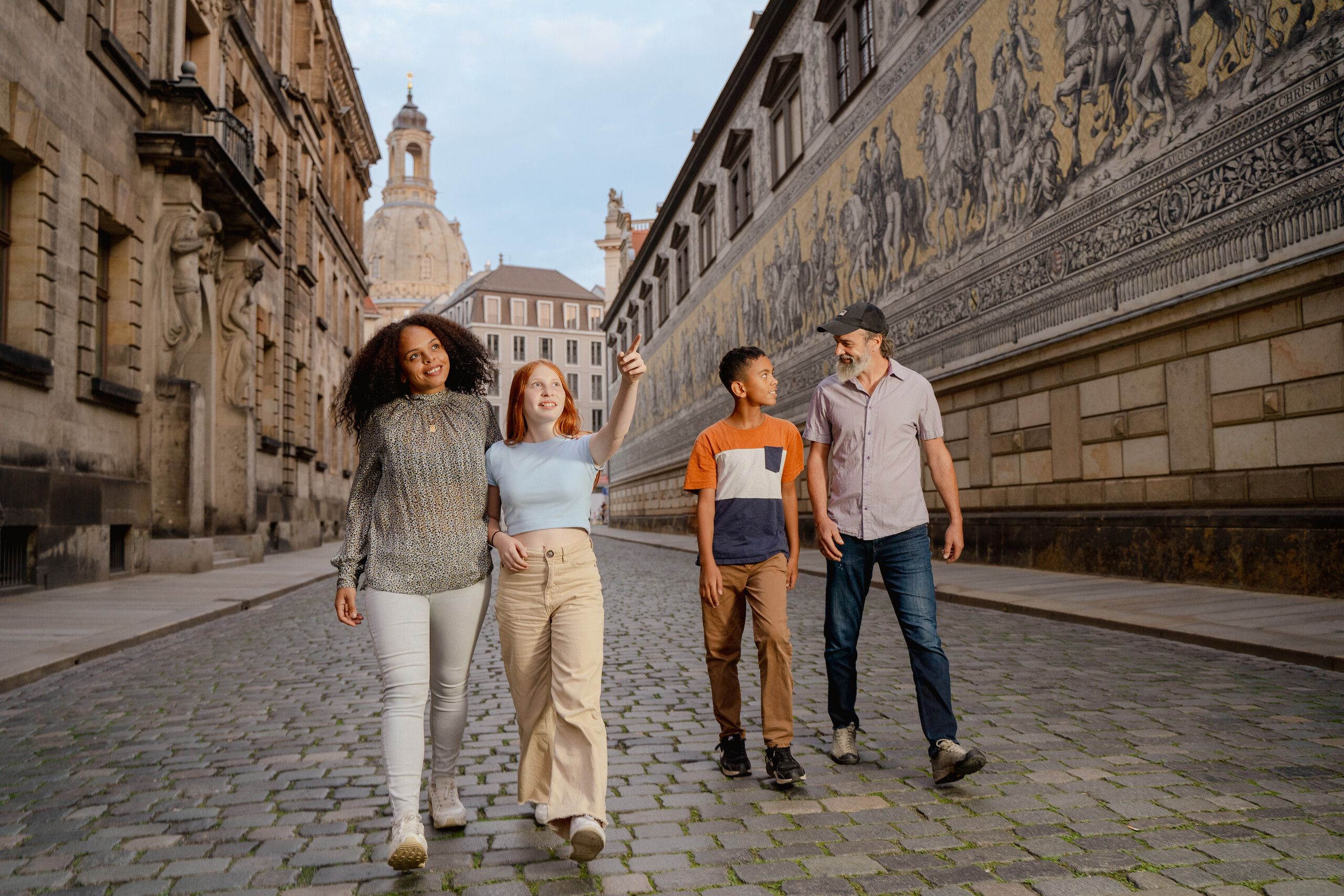 Dresden Princes' Train: Masterpiece of Porcelain Tiles