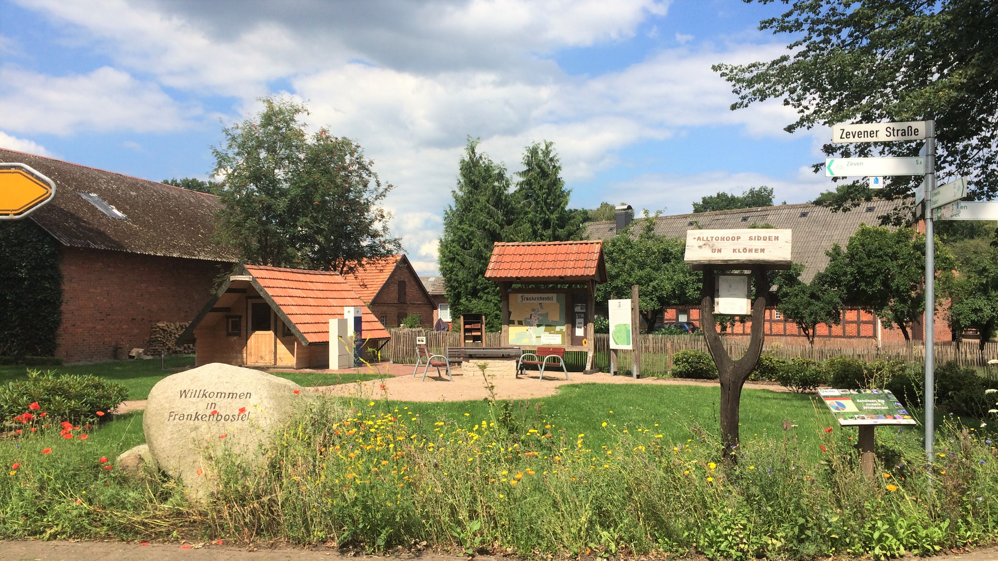 Dorfpark Frankenbostel mit E-Bike-Ladestation