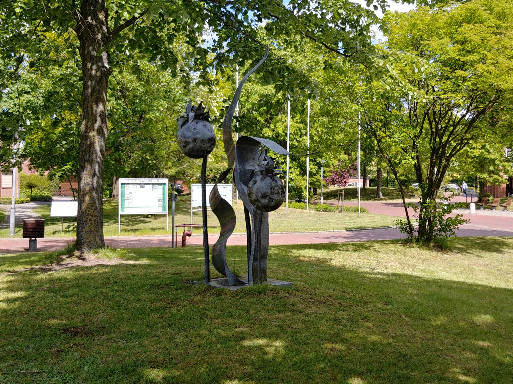 Skulptur "Beeren"