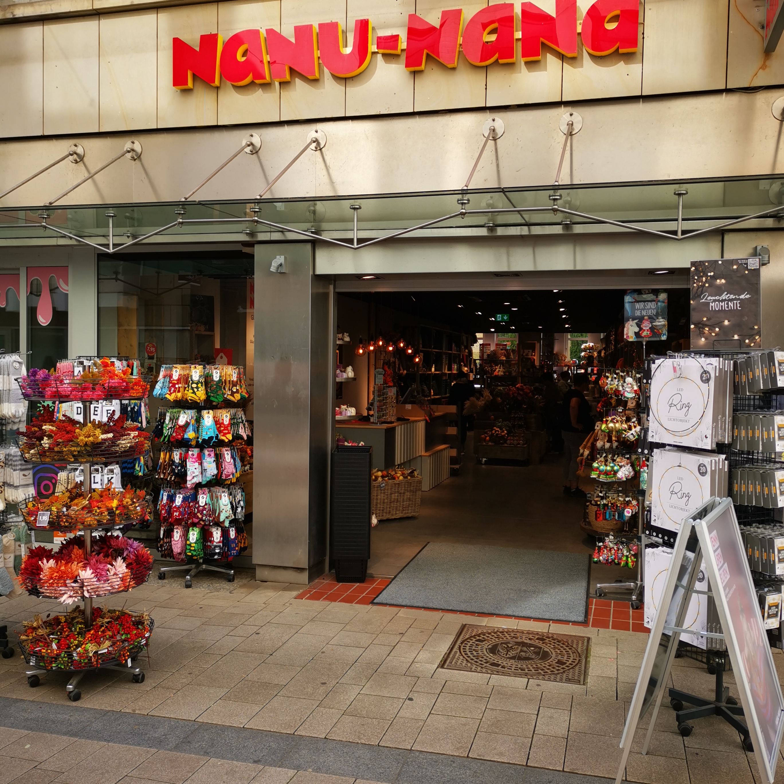Nanu Nana