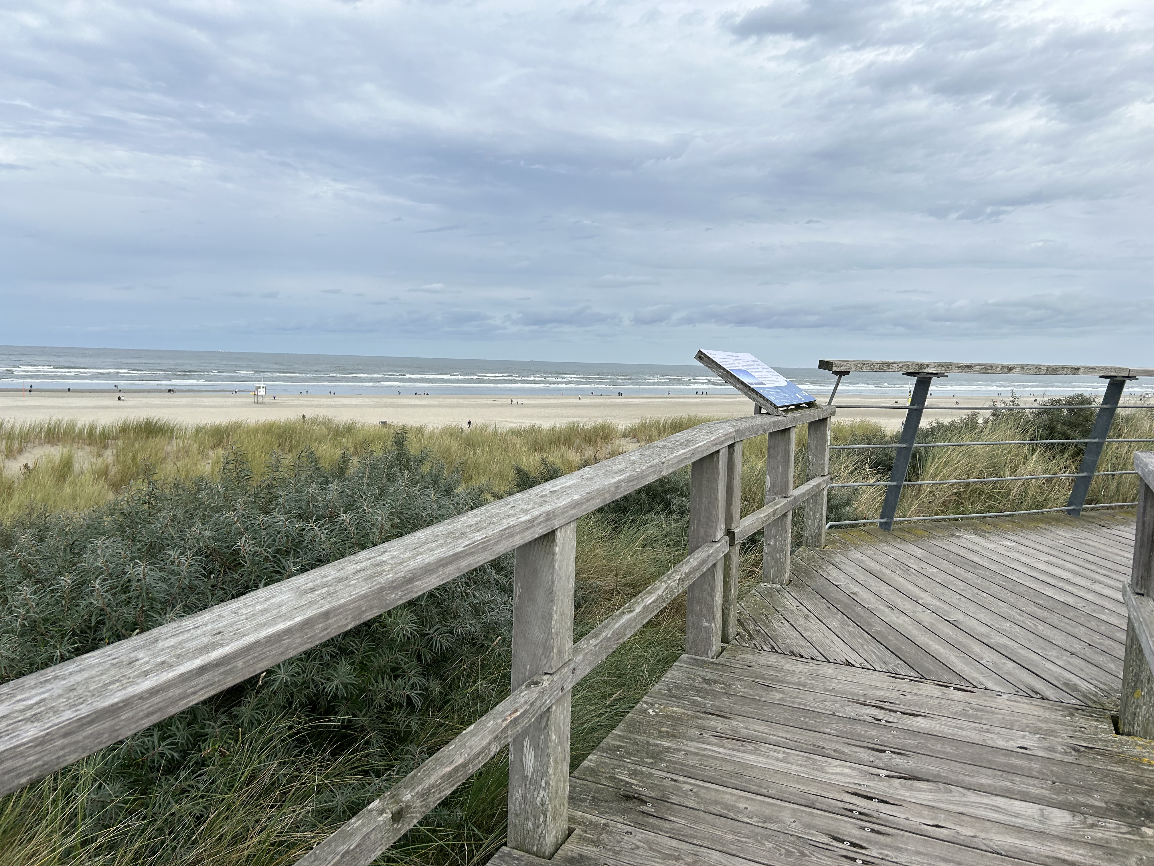Aussichtsplattform Mitte an der Strandpromenade