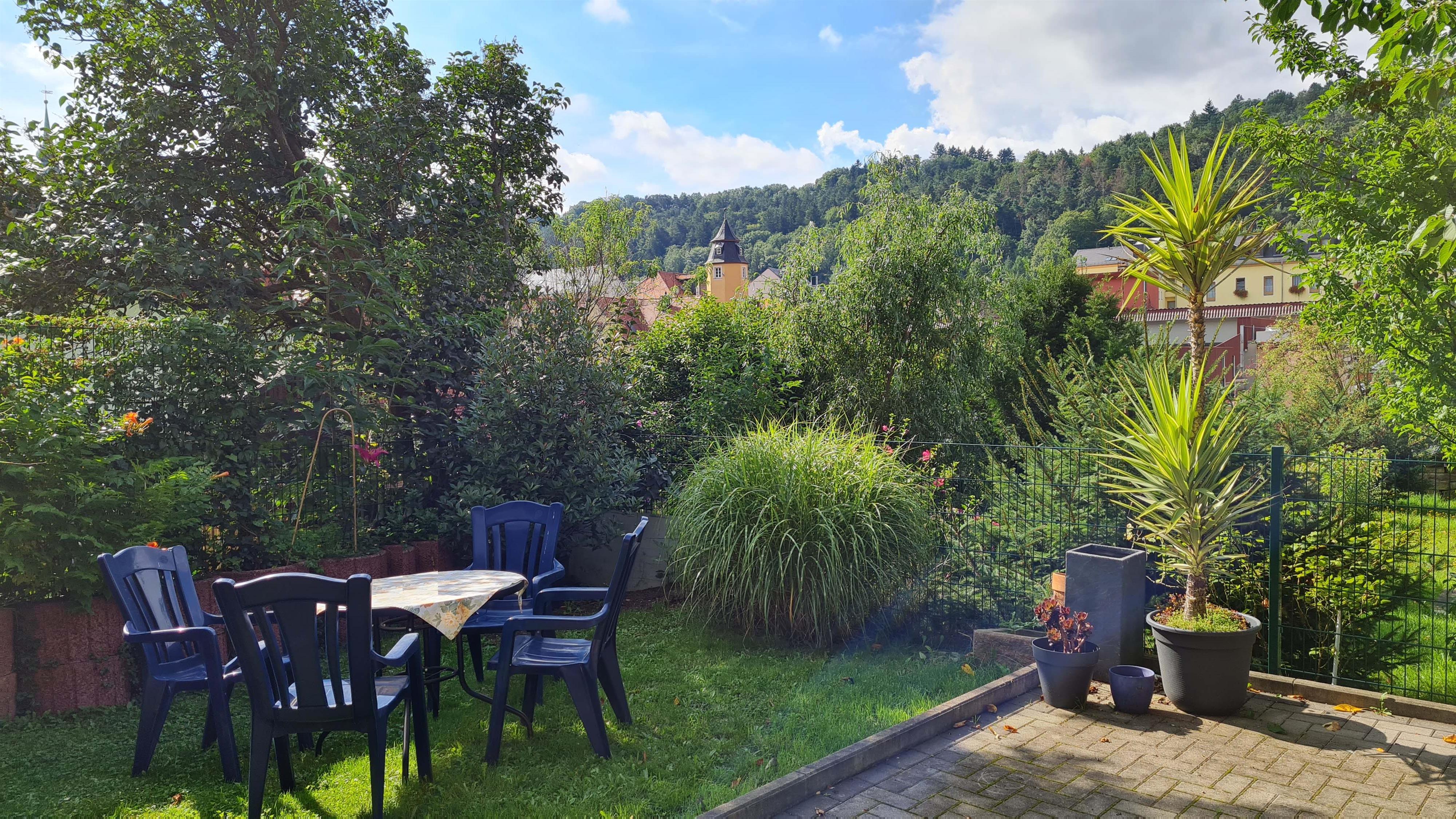 Sitzecke mit Blick auf Bad Schandau