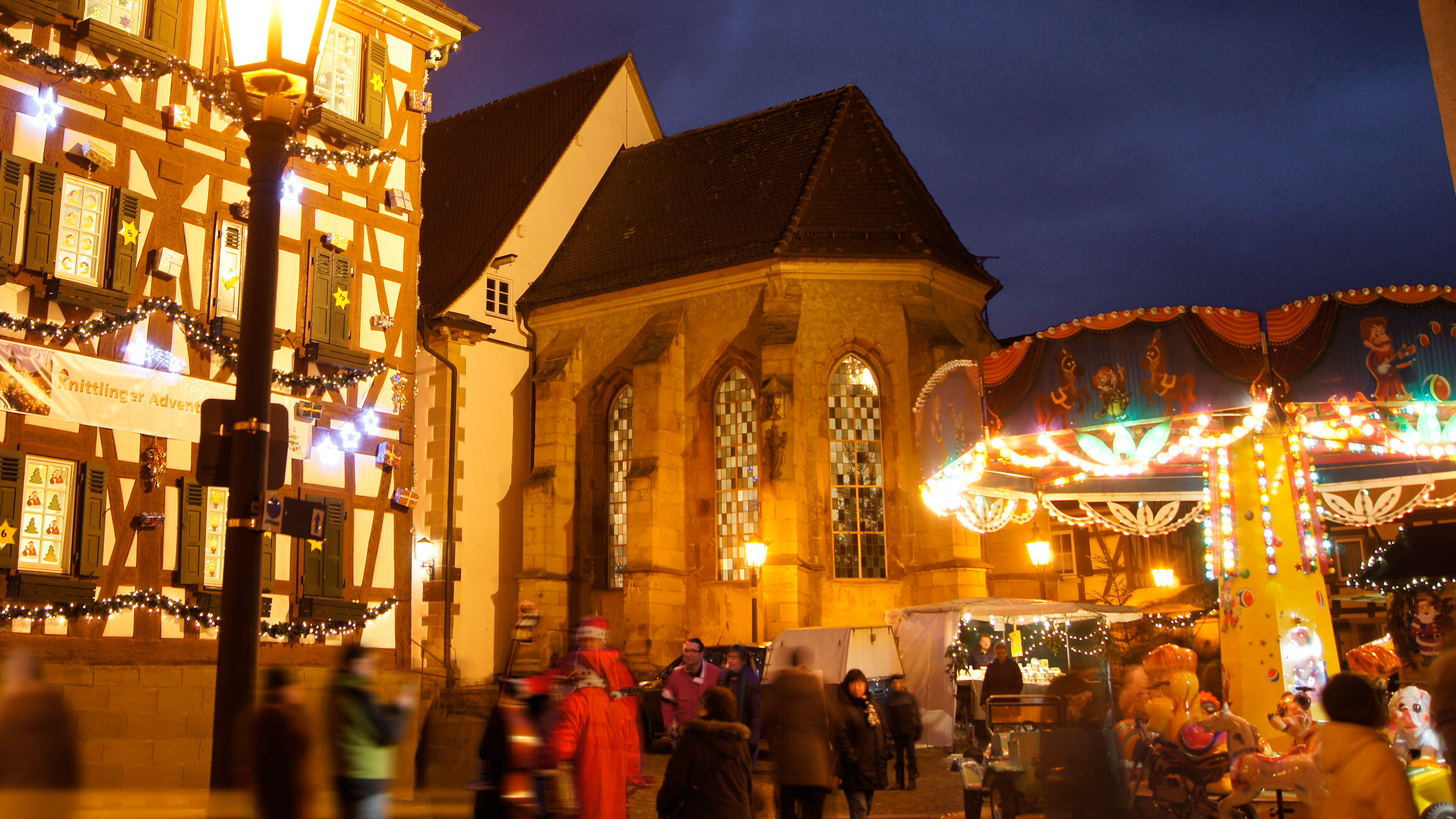 Weihnachtsmarkt Knittlingen Faustmuseum Kirche Foto Riedel StadtKnittlingen