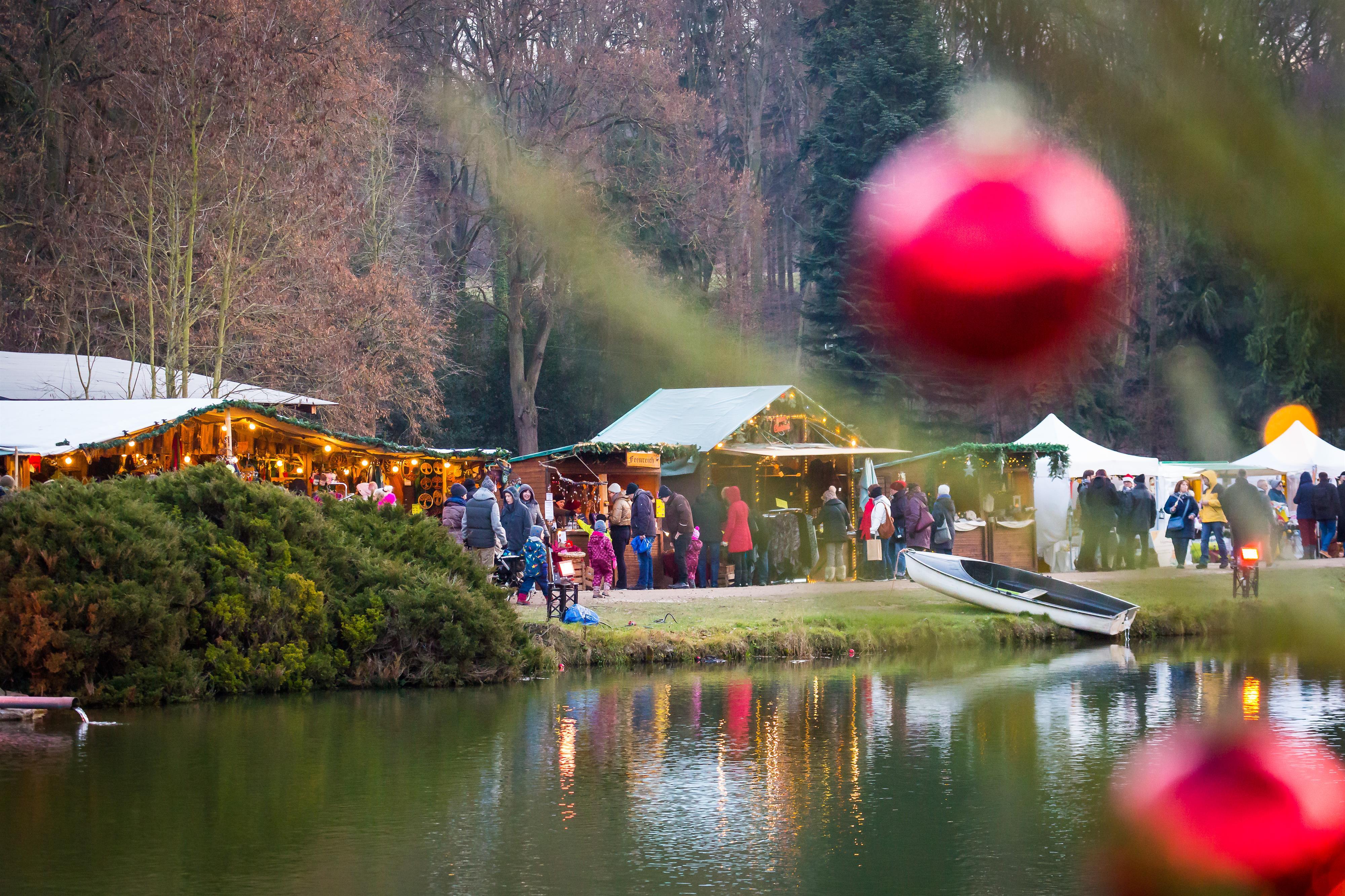 Idyllische Stimmung bei der Burgweihnacht Satzvey