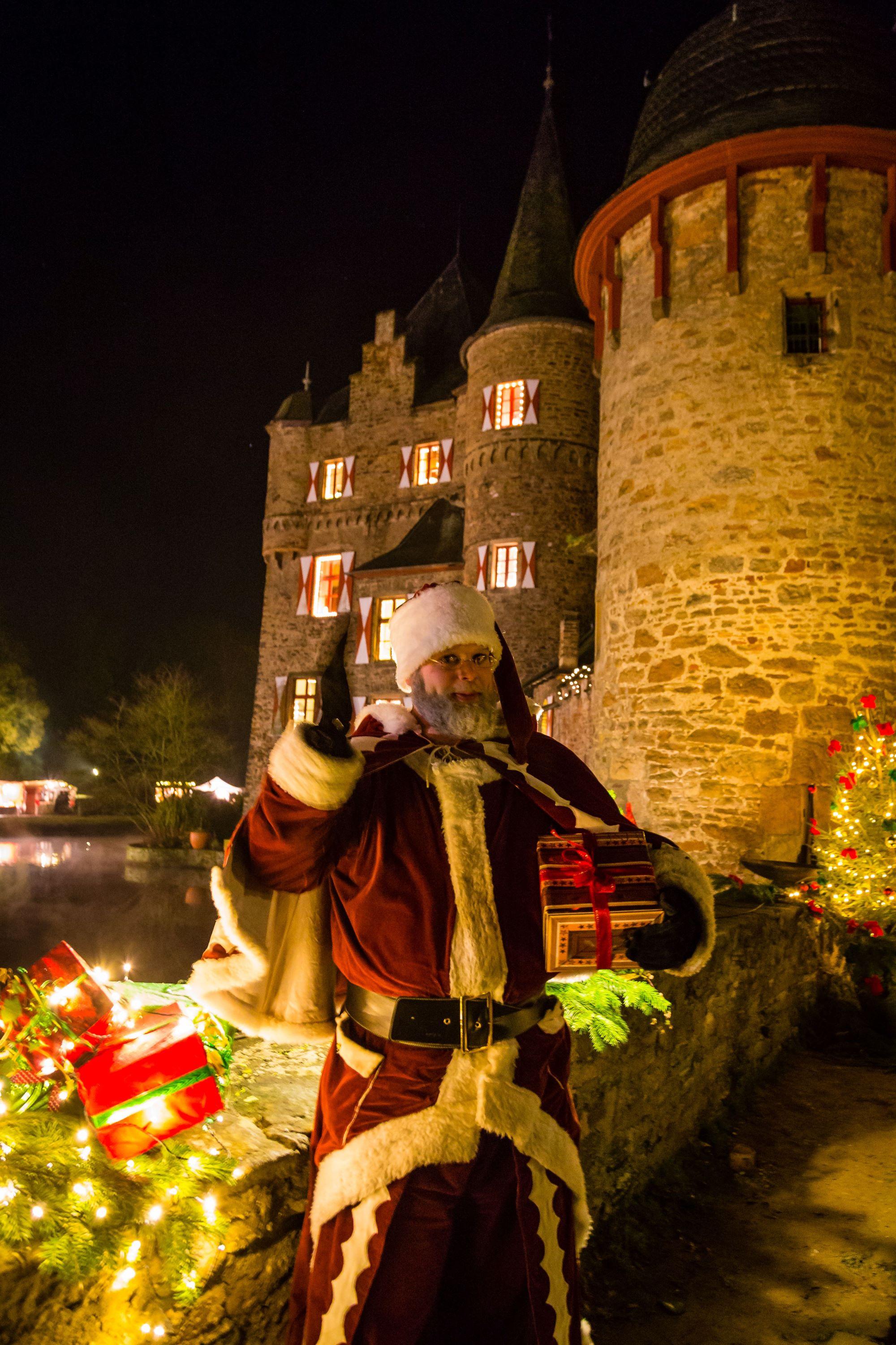 Nikolaus bei der Burgweihnacht