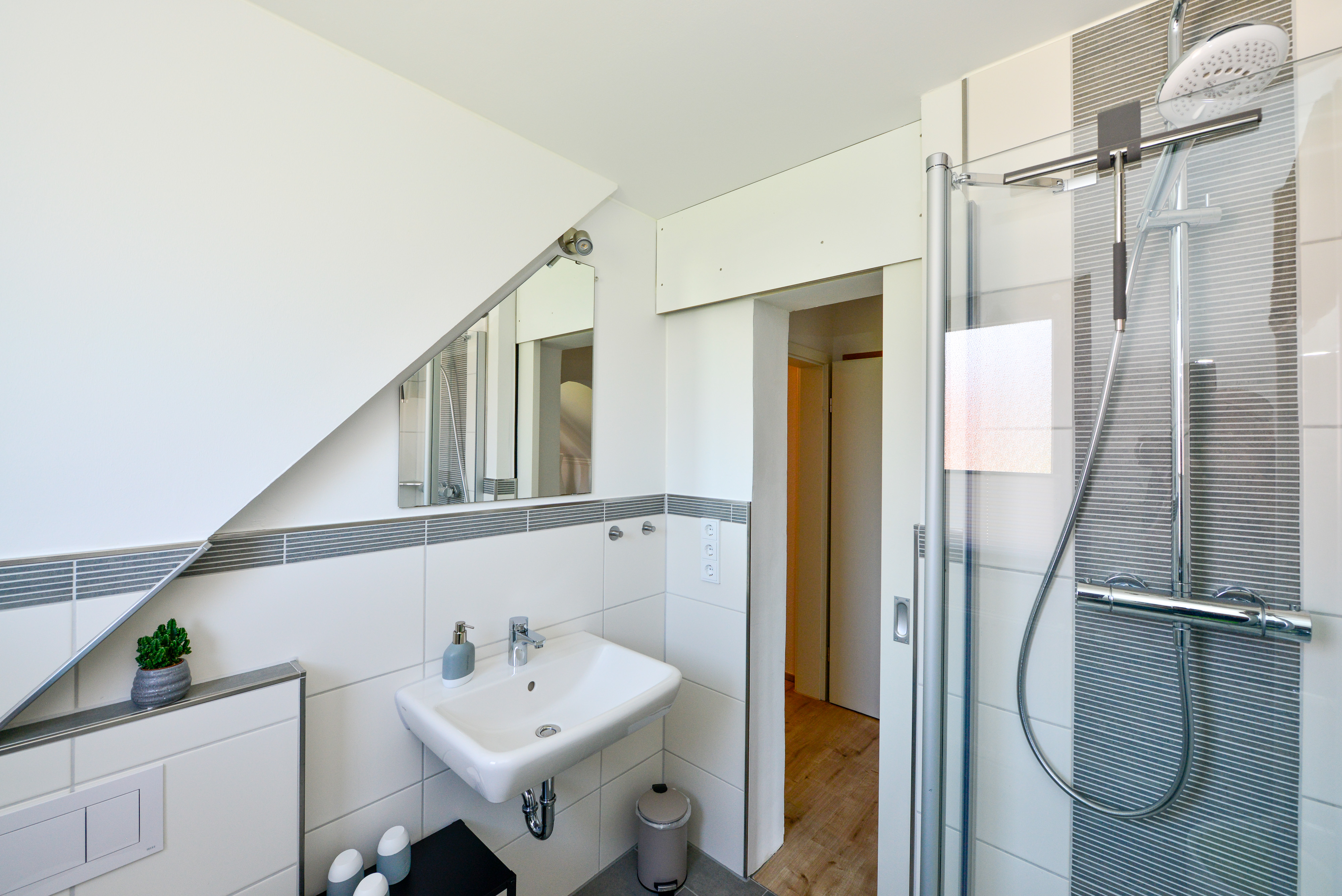 Badezimmer mit Dusche