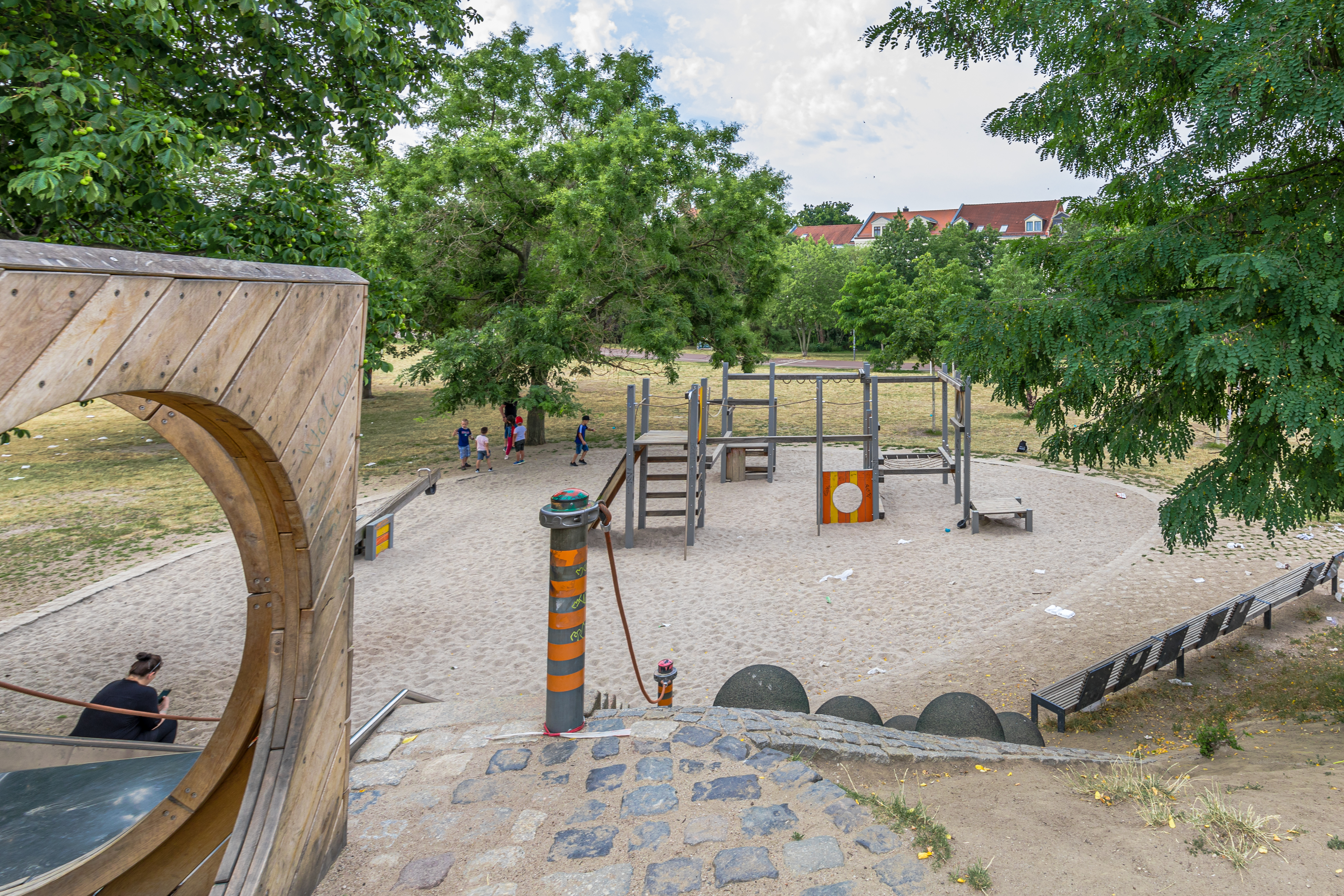 Spielplatz Rabet – Motiv