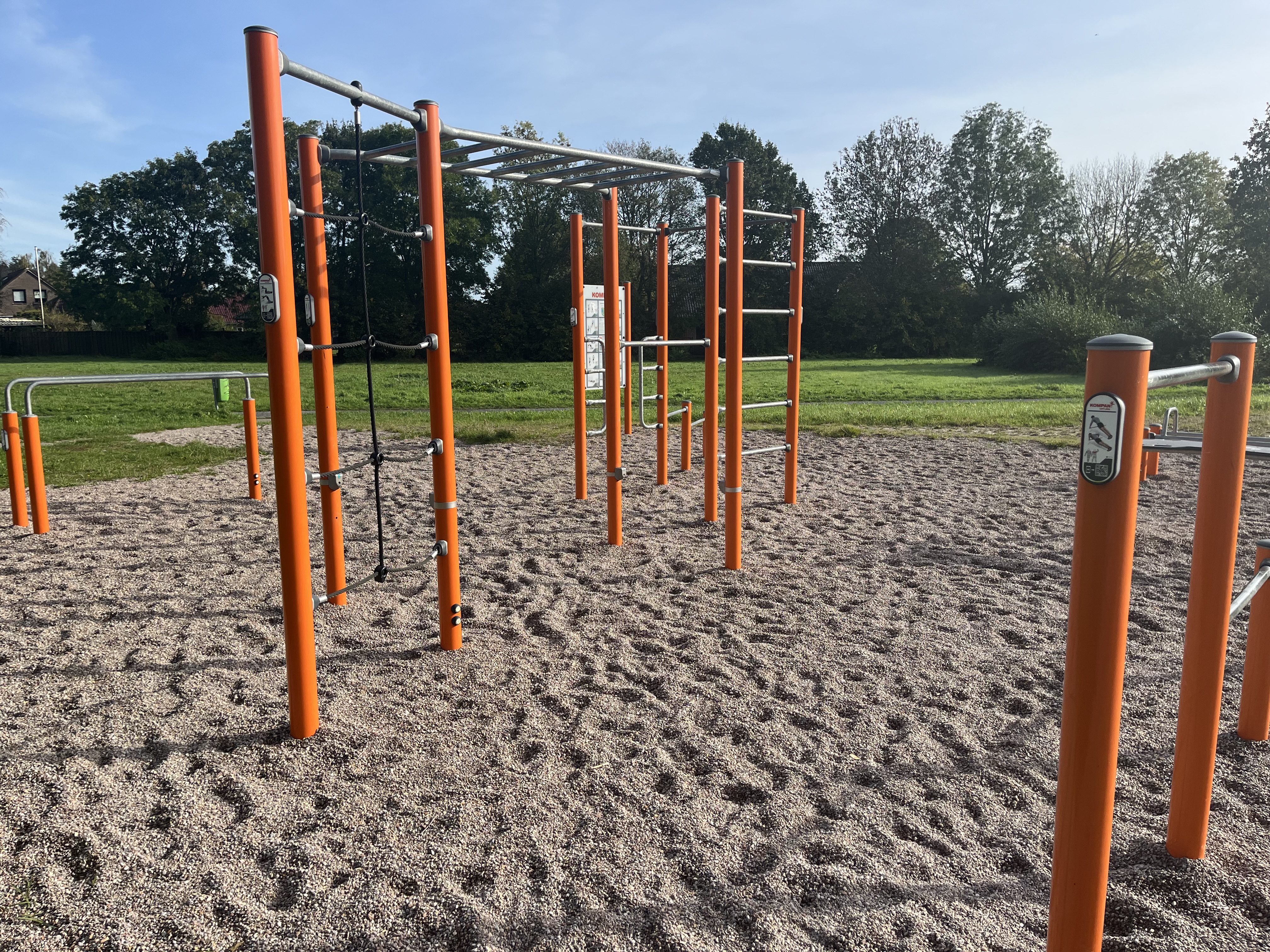 Calisthenics-Fitness-Geräte am Hahnentanger See
