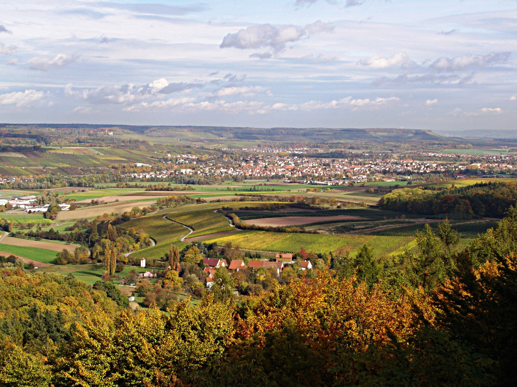 Blick von der Aussichtsplattform am Weißen Steinbruch in Pfaffenhofen