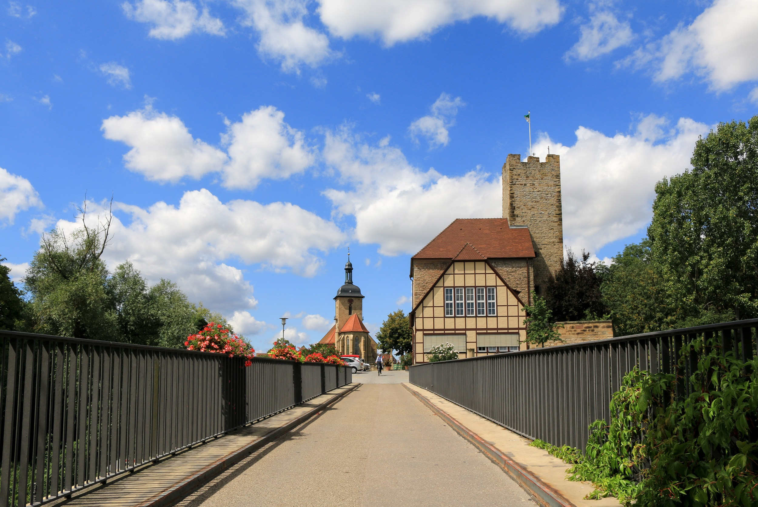 Grafenburg mit Burgmuseum auf der Neckarinsel Lauffen a.N. | HeilbronnerLand