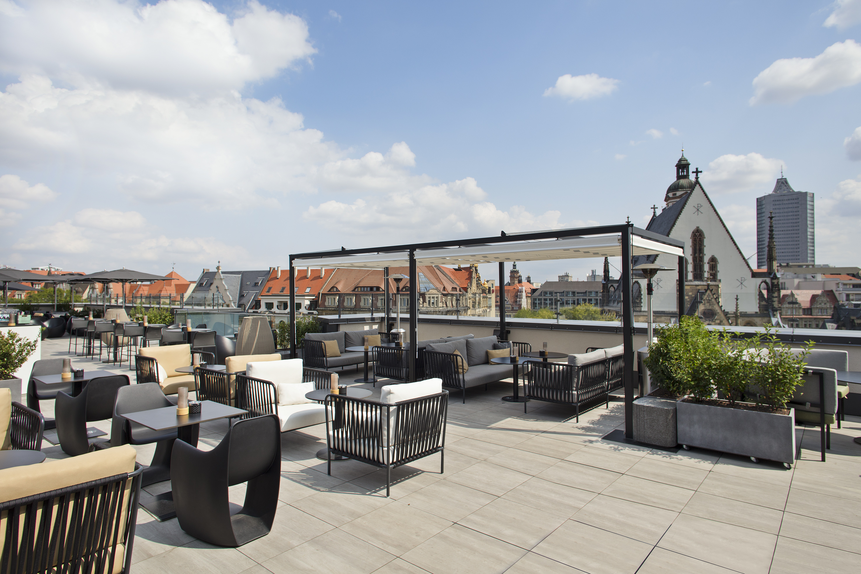 Rooftop Bar Cabana im Tagungshotel INNSIDE by Meliá | Leipzig Convention Bureau