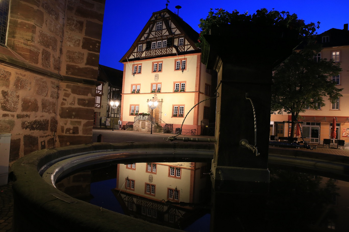 Rathaus bei Nacht