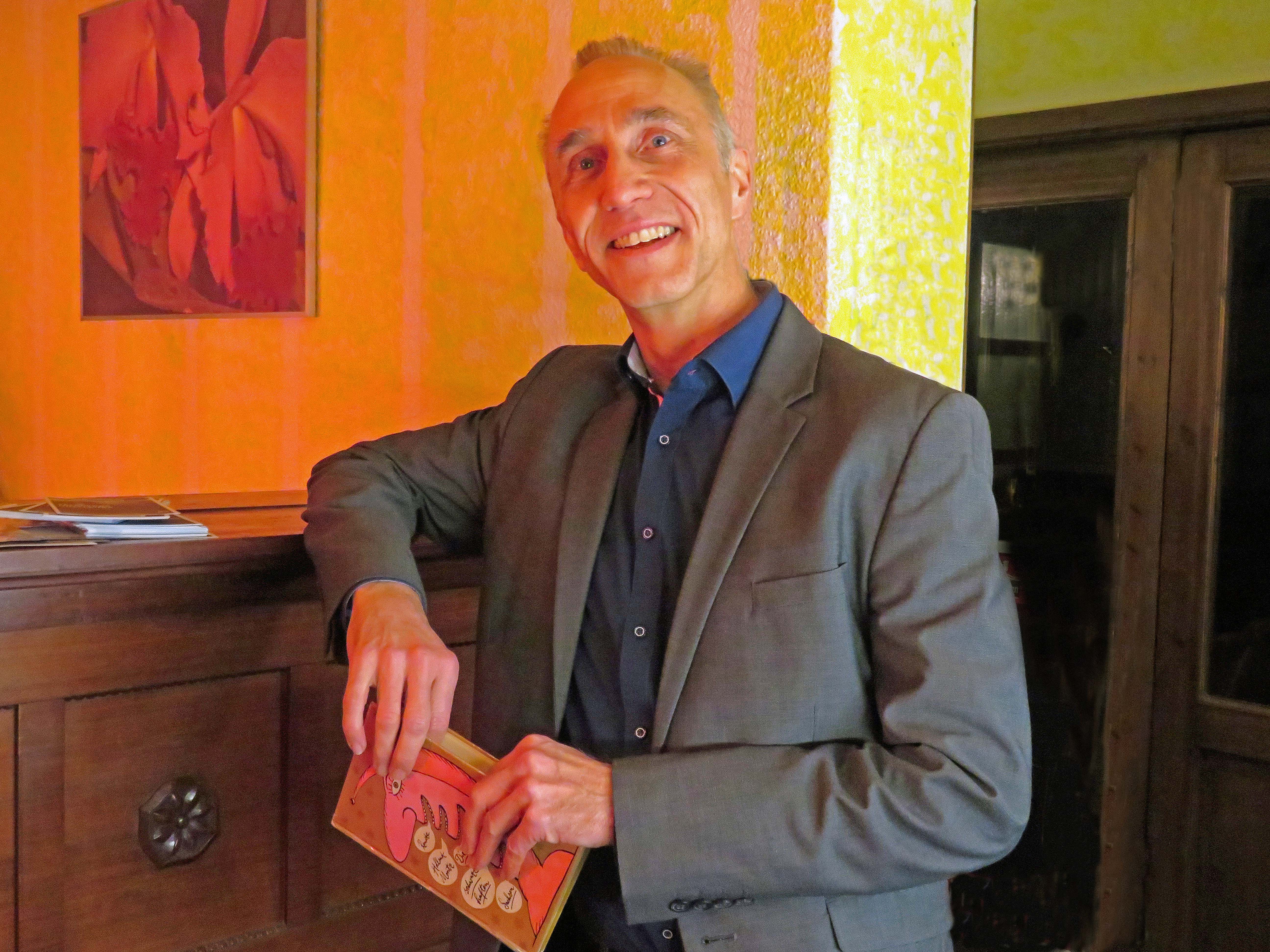 Rote Augen, blauer Mund – humorvolle Lesung mit Uwe Becker