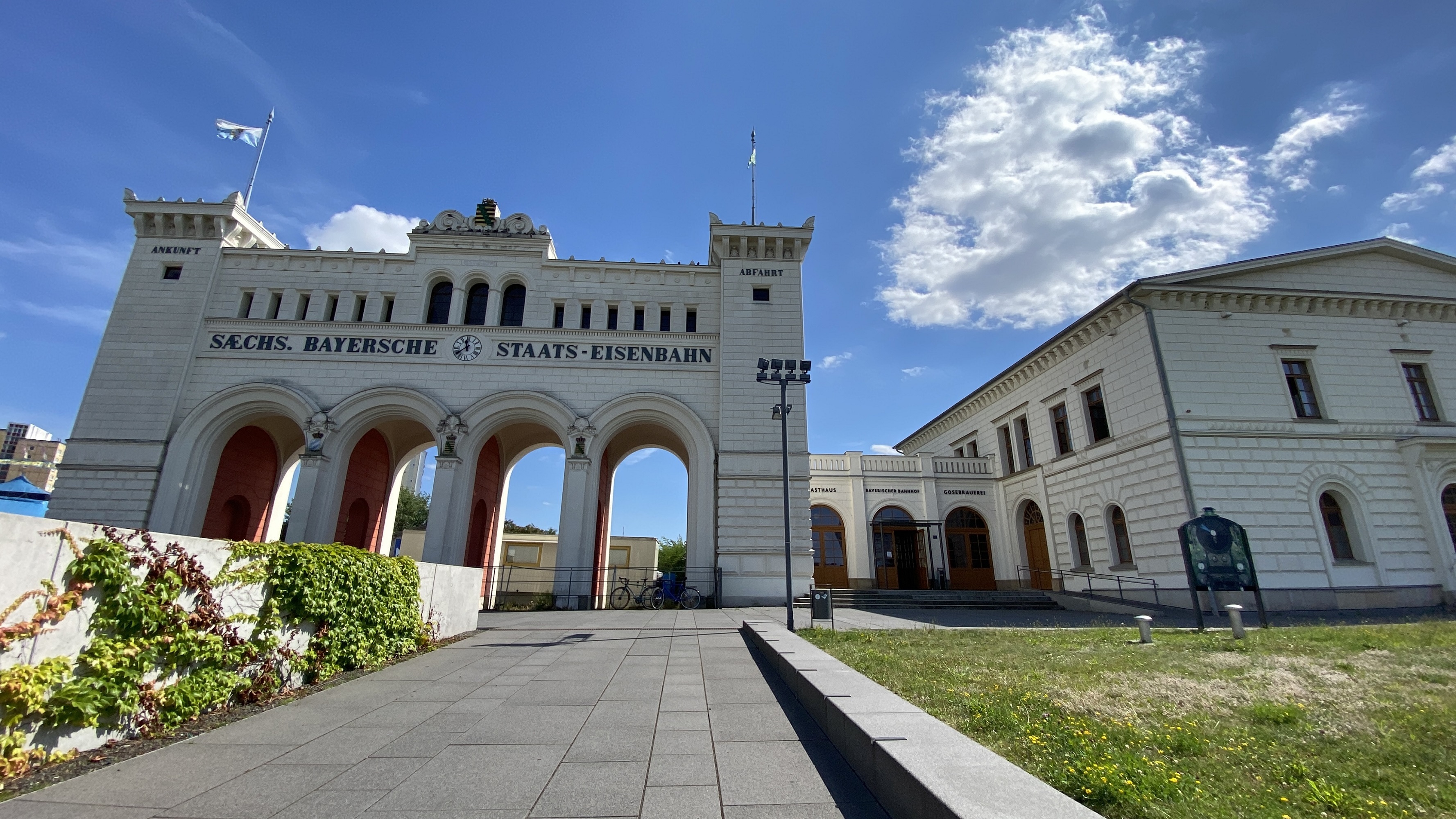 Gasthaus & Gosebrauerei Bayerischer Bahnhof GmbH & Co. KG