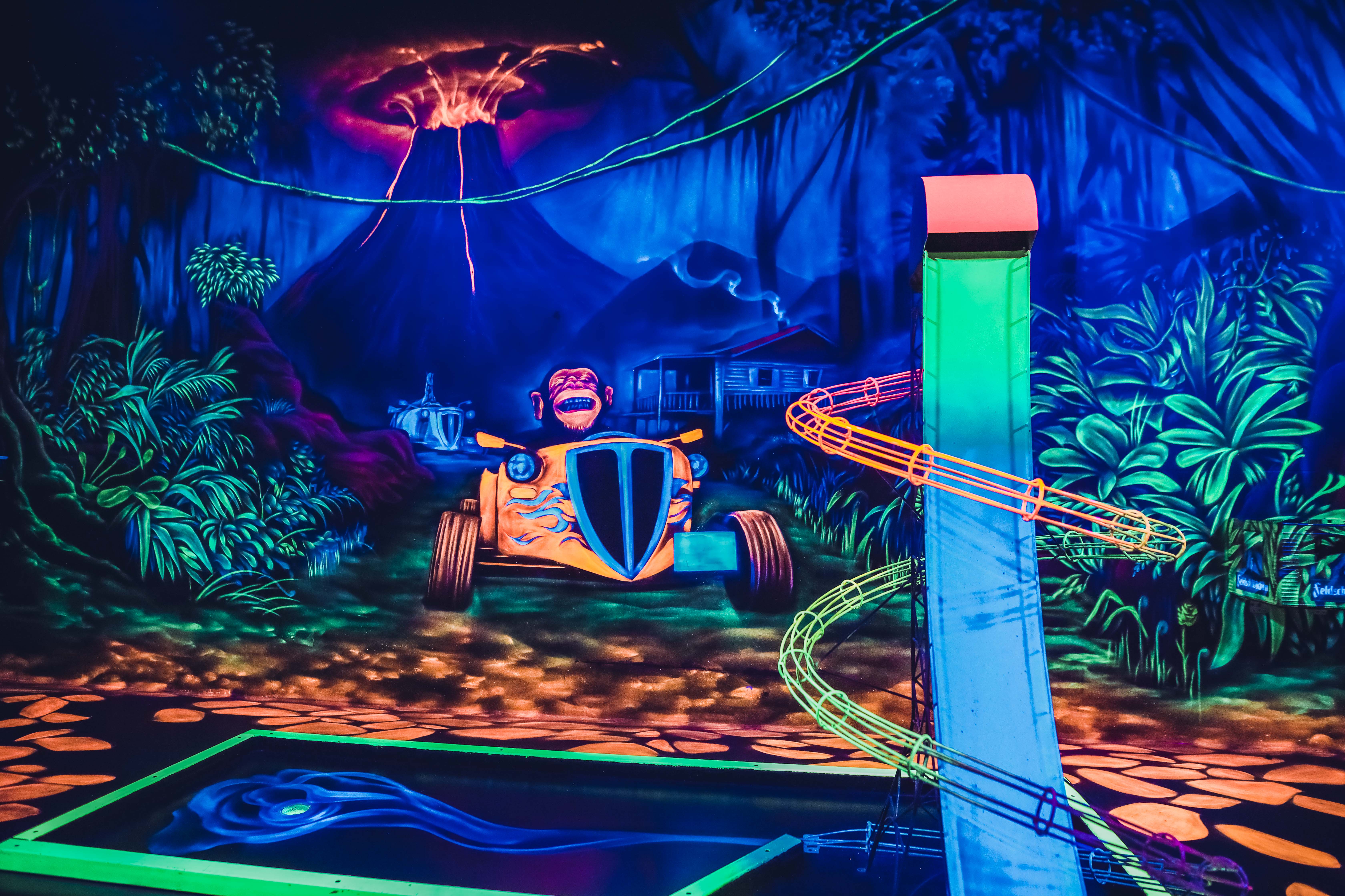 BLACKLUXX® – 3D- Schwarzlicht Minigolf – Motiv