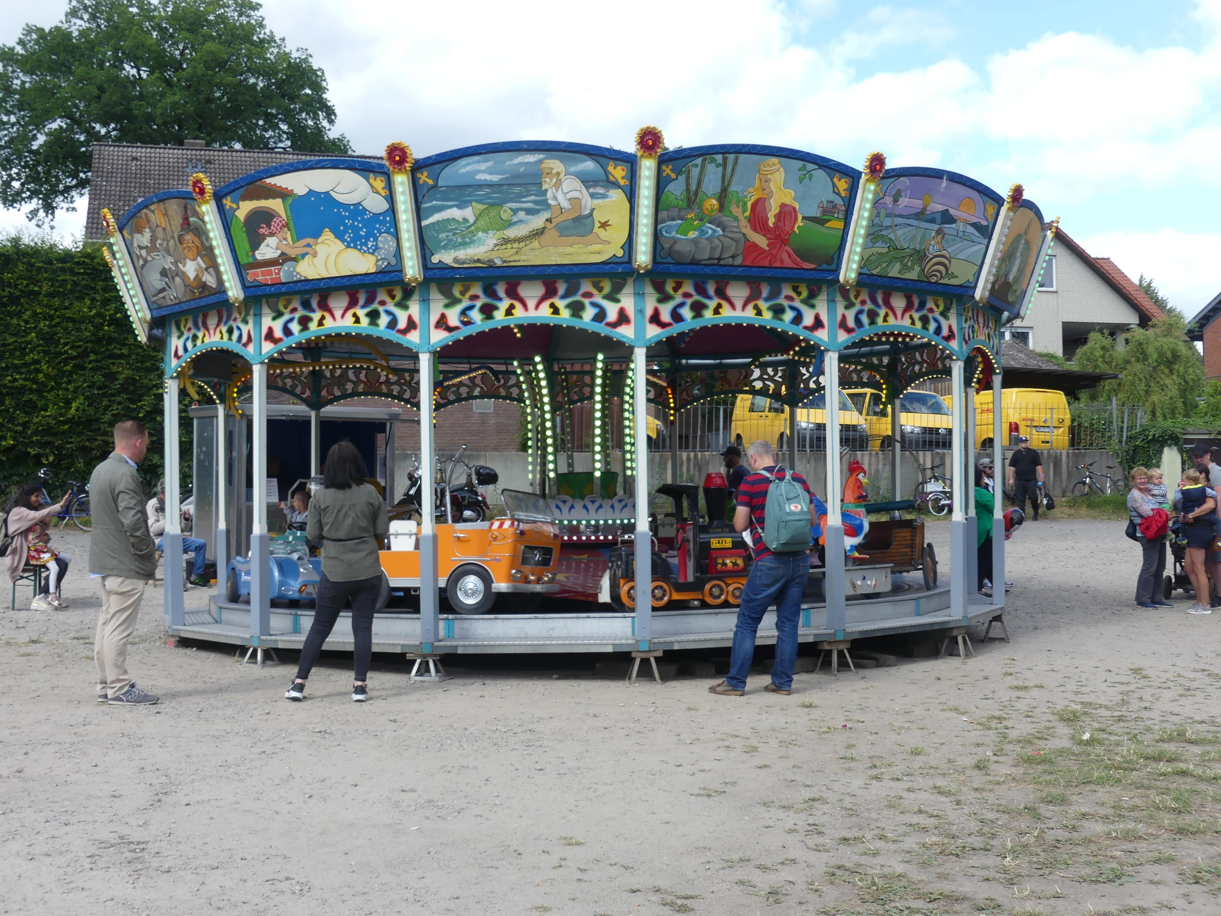 Festplatz_Kinderkarussell.JPG
