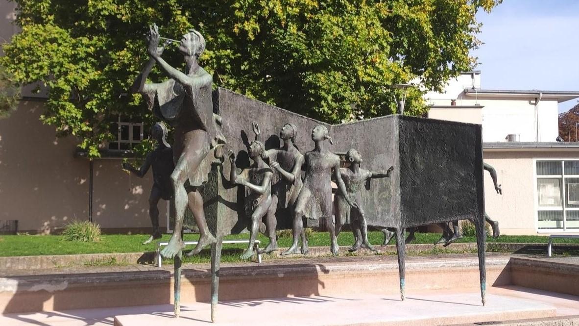 Rattenfängerbrunnen, Rathausplatz
