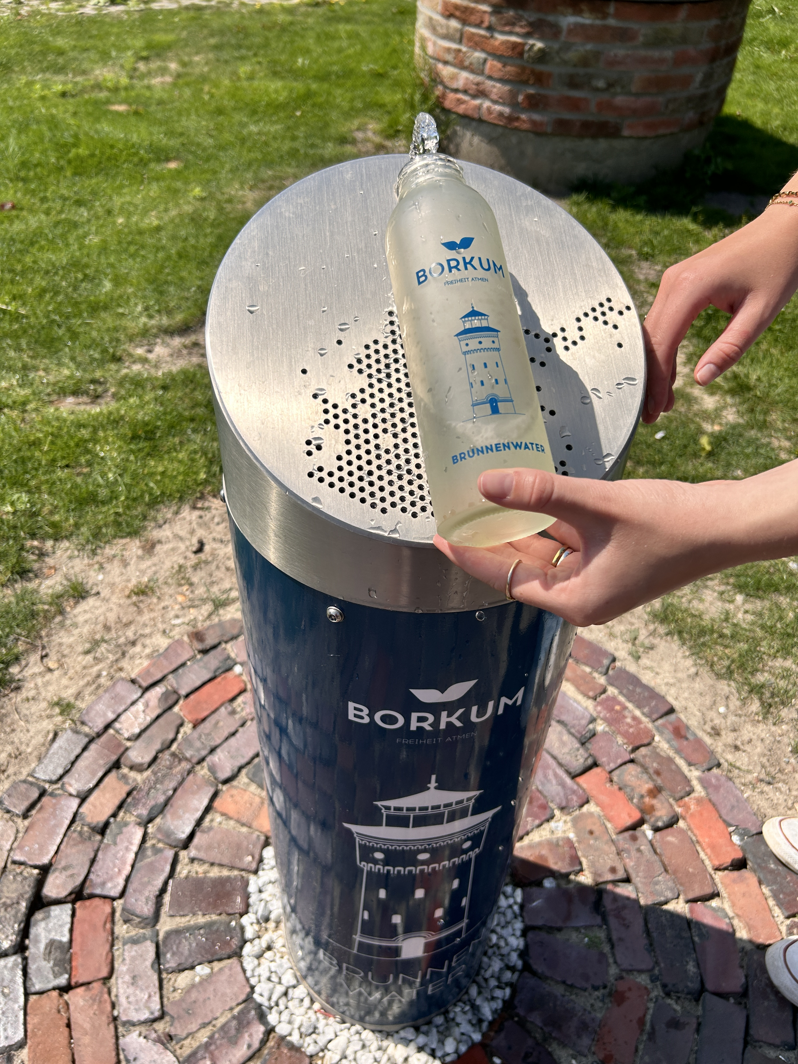 Trinkwasserspender am Strandaufgang zum Südbad