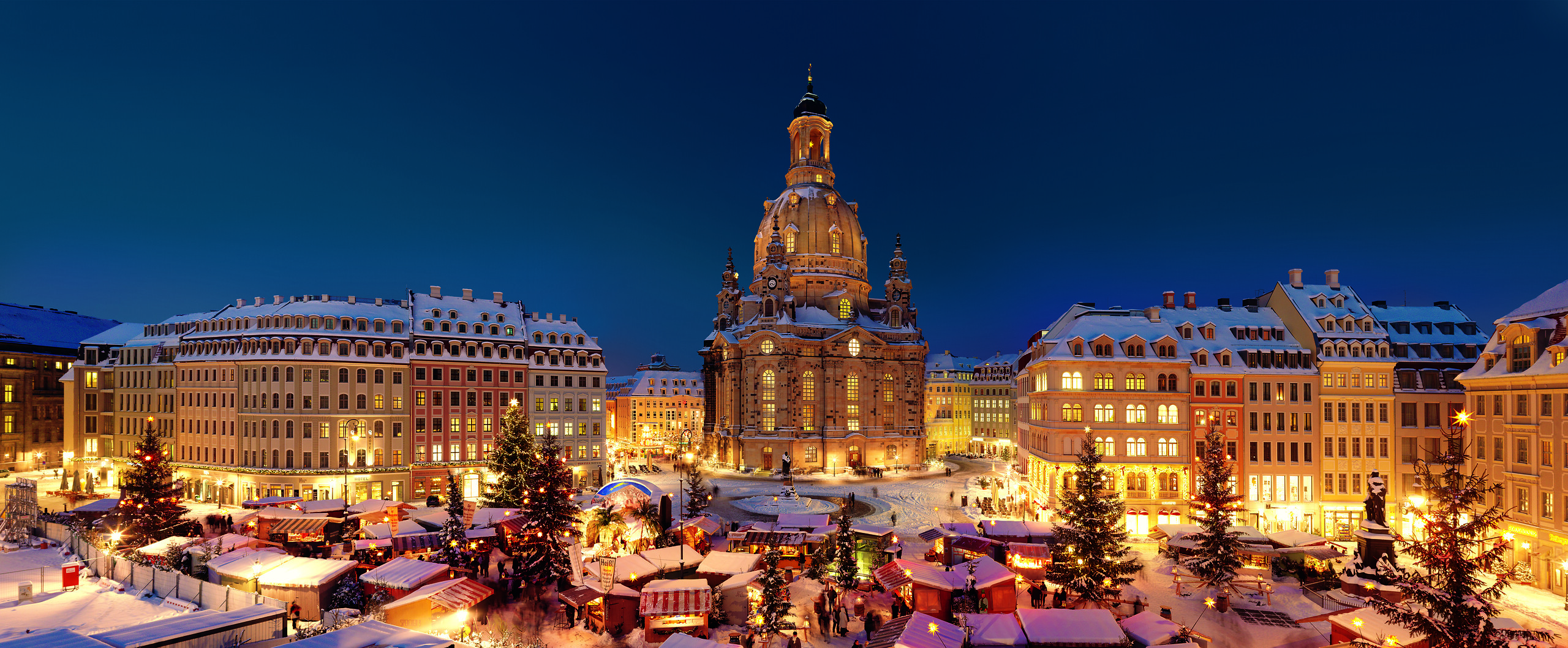 Traditioneller Weihnachtsmarkt an der Frauenkirche