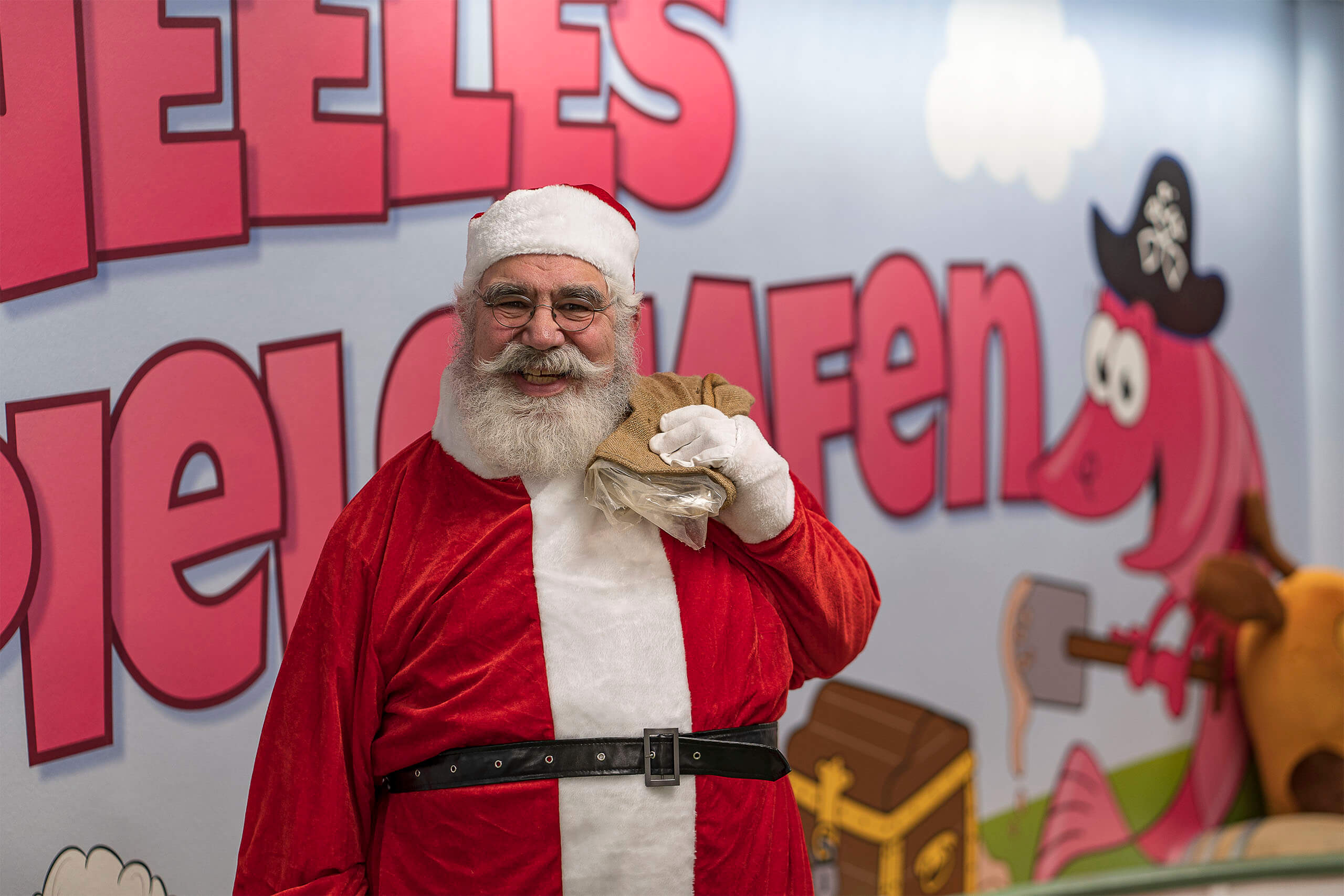 Der Nikolaus zu Besuch in Neeles Spielehafen
