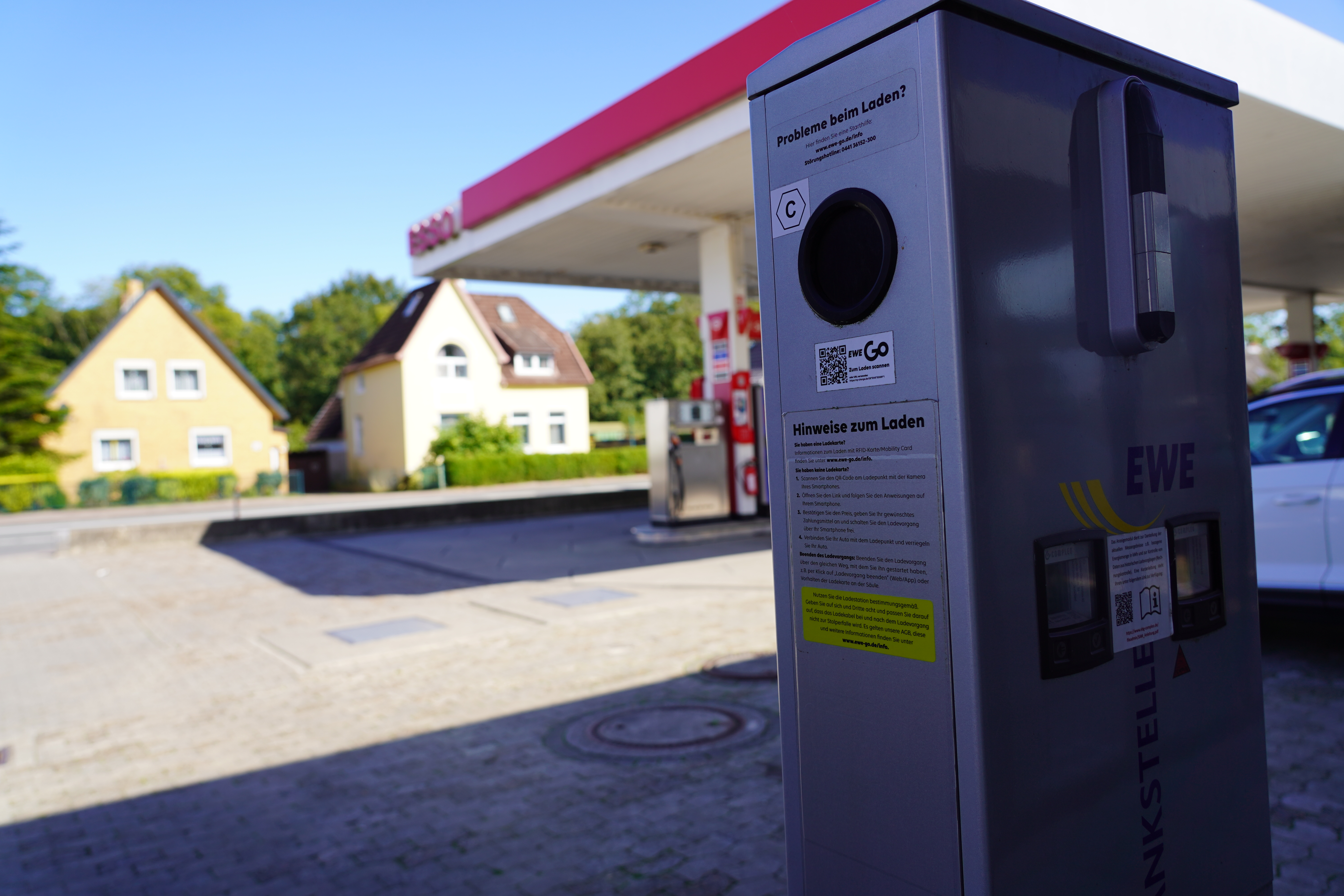 E-Ladestation Esso & AVIS Station Angermair