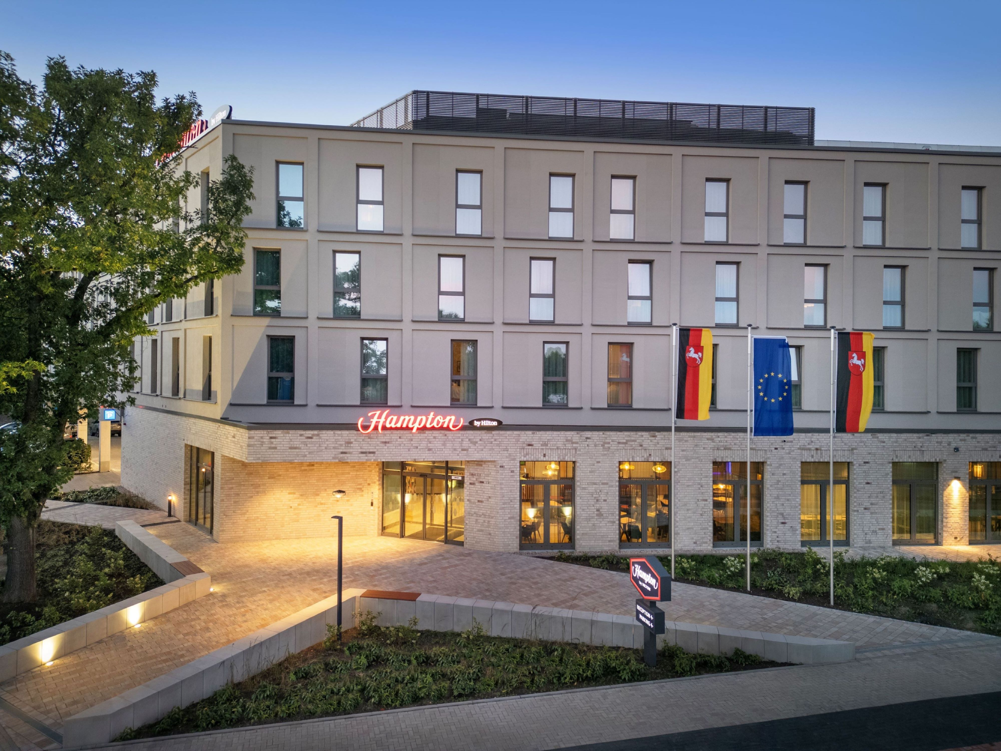 Exterior Dusk_Hilton_Celle.jpg