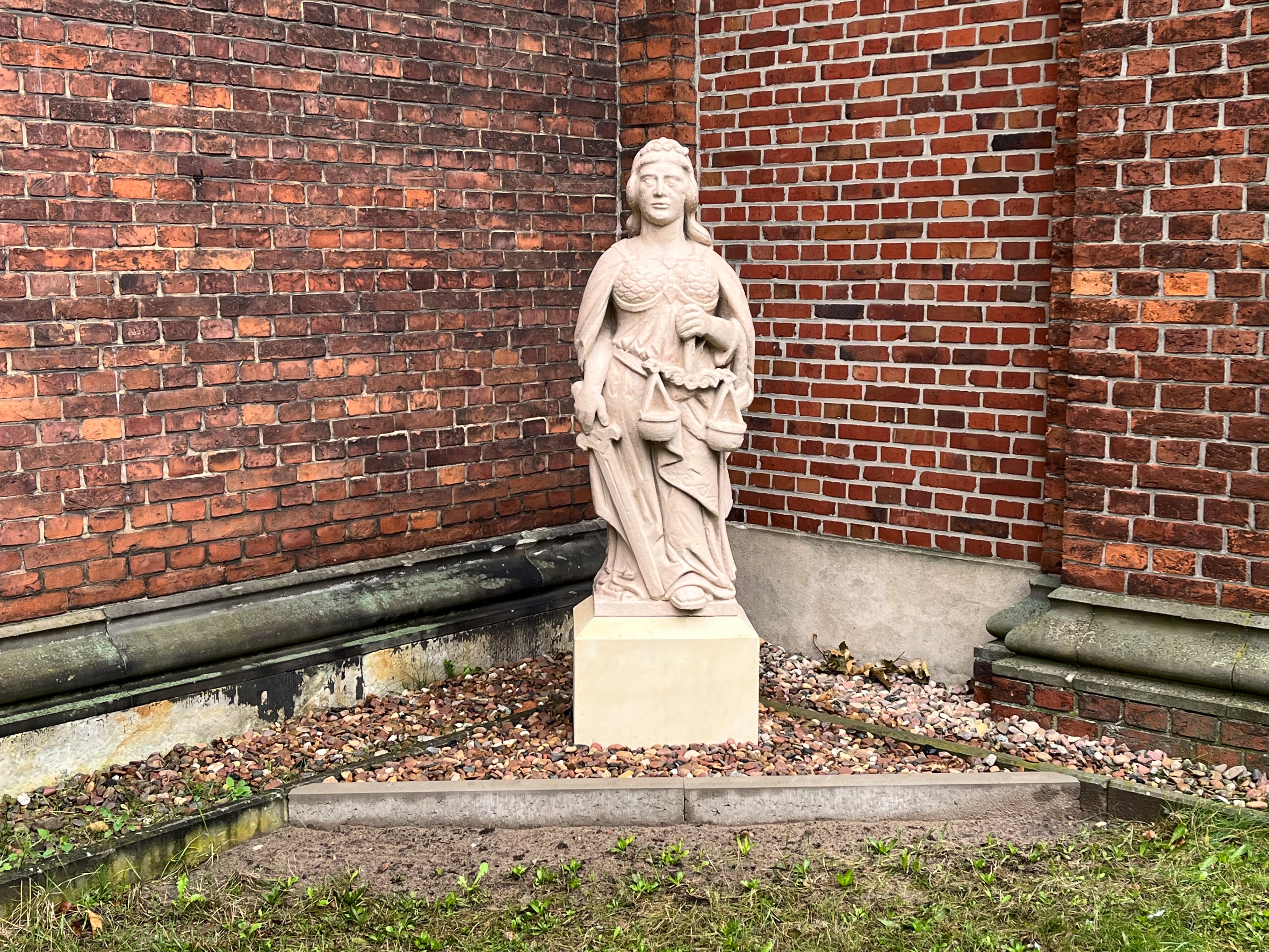 Skulptur "Justitia"