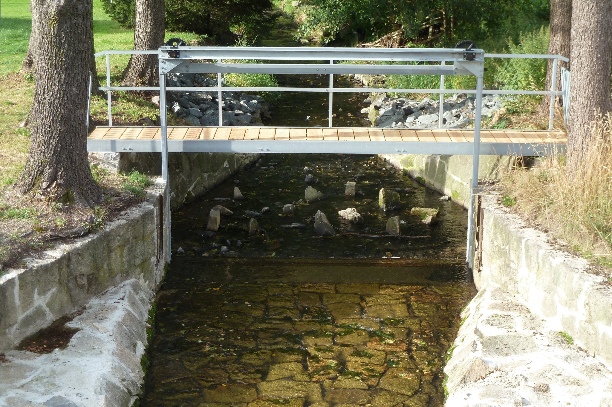 Historisches Wehr an der Treba in Reumtengrün – Motiv