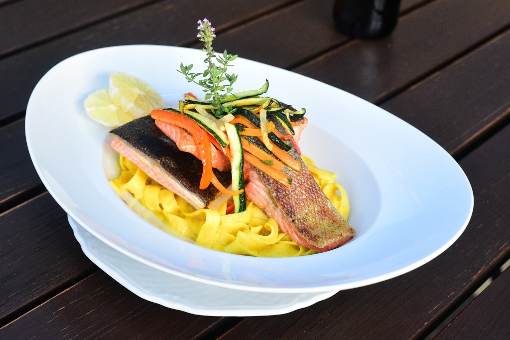 Malek’s Restaurant|Catering – Motiv