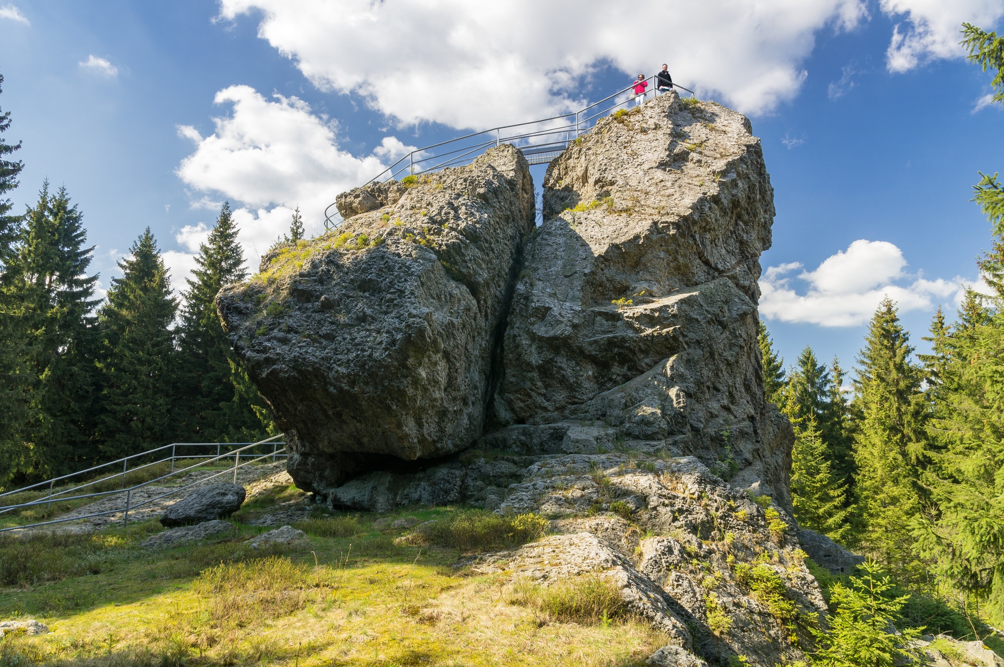 Felsenweg 4 – Faszination der Steine – Topas-Edelstein-Tour – Motiv