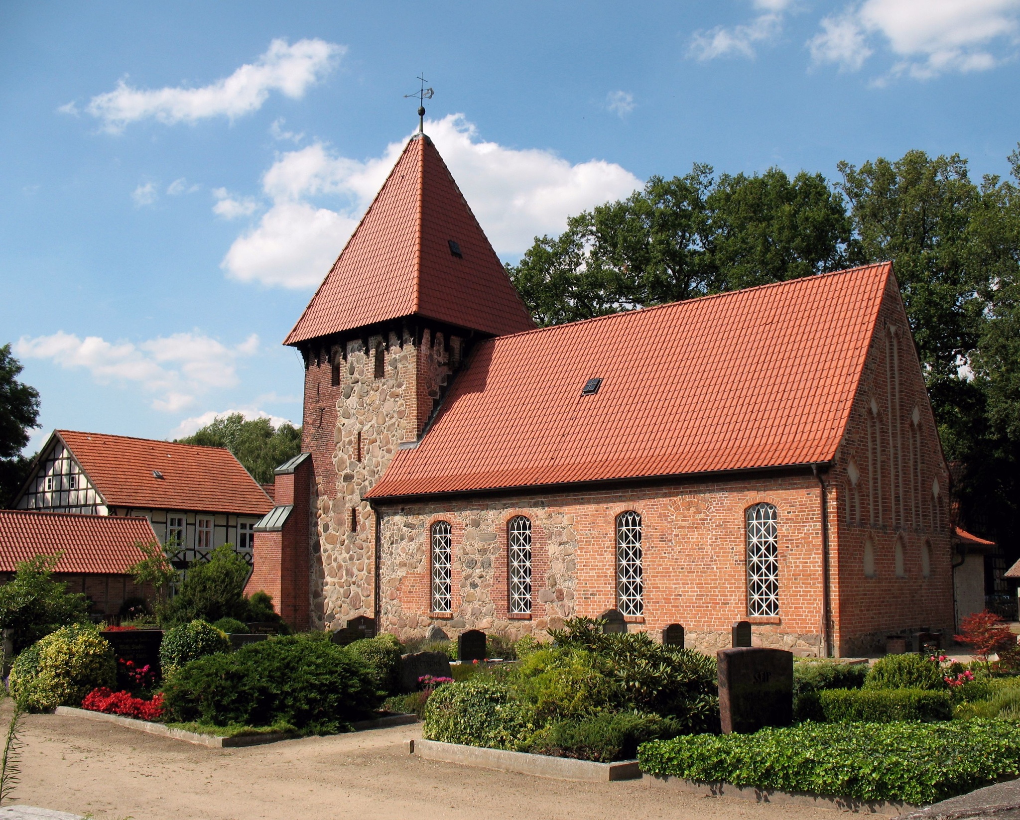 Feldsteinkirche Satemin