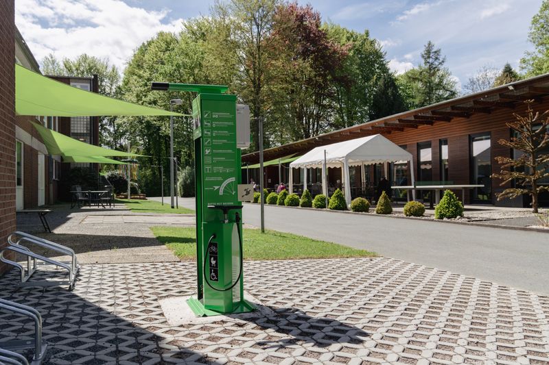 Fahrradreparatur-Station am Pflegeheim in Winzenburg