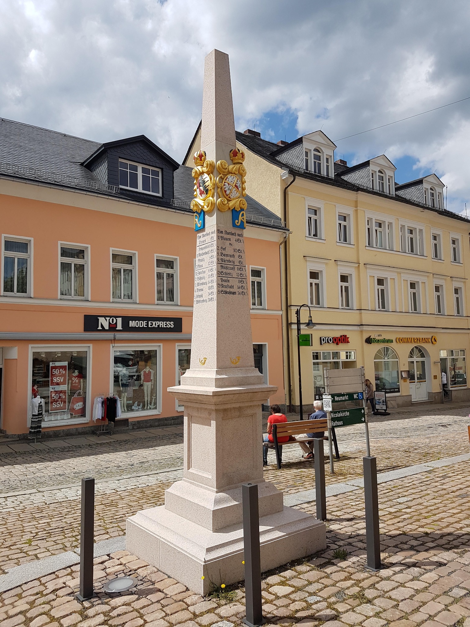 Kursächsische Postmeilensäule am Altmarkt in Auerbach/Vogtland – Motiv