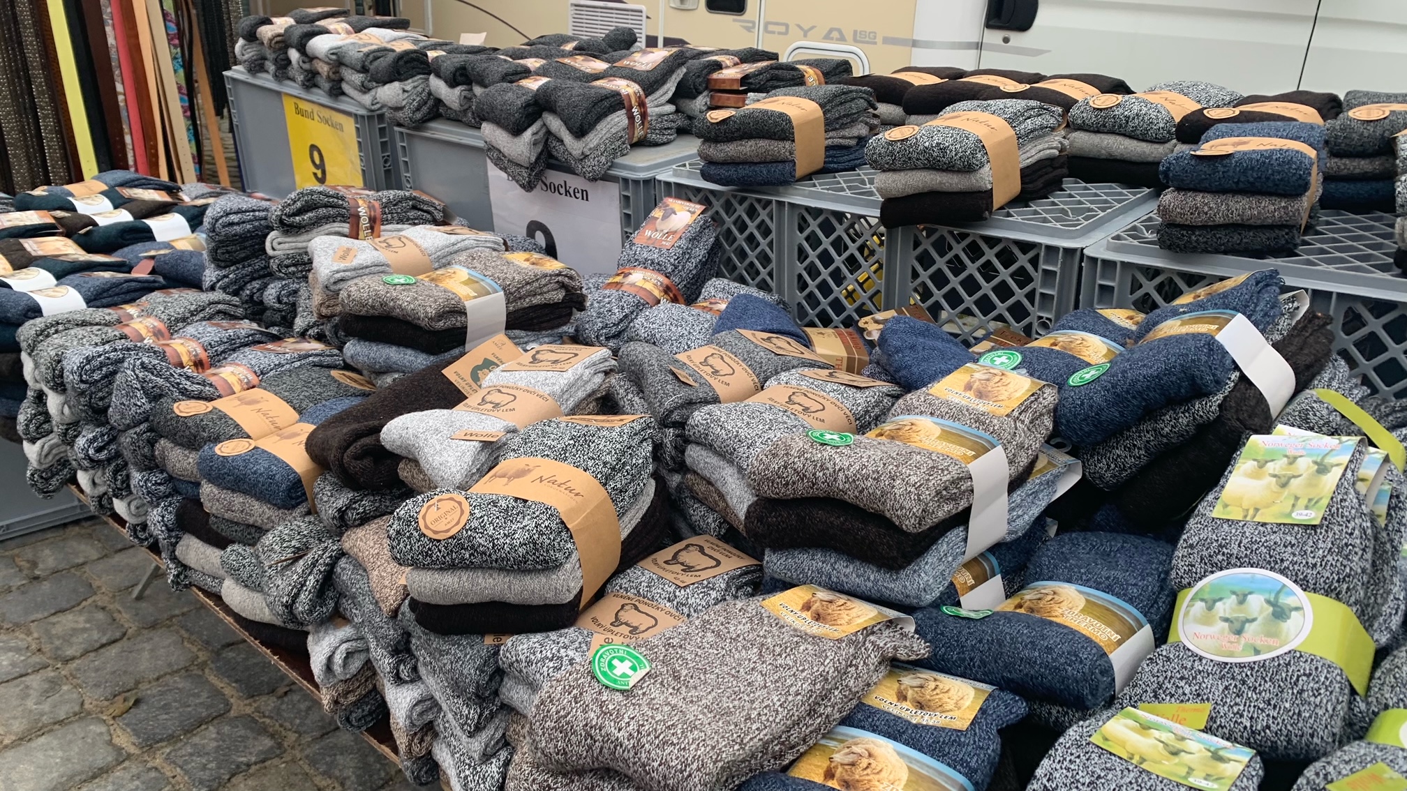 Kirta am Stadtplatz mit Flohmarkt