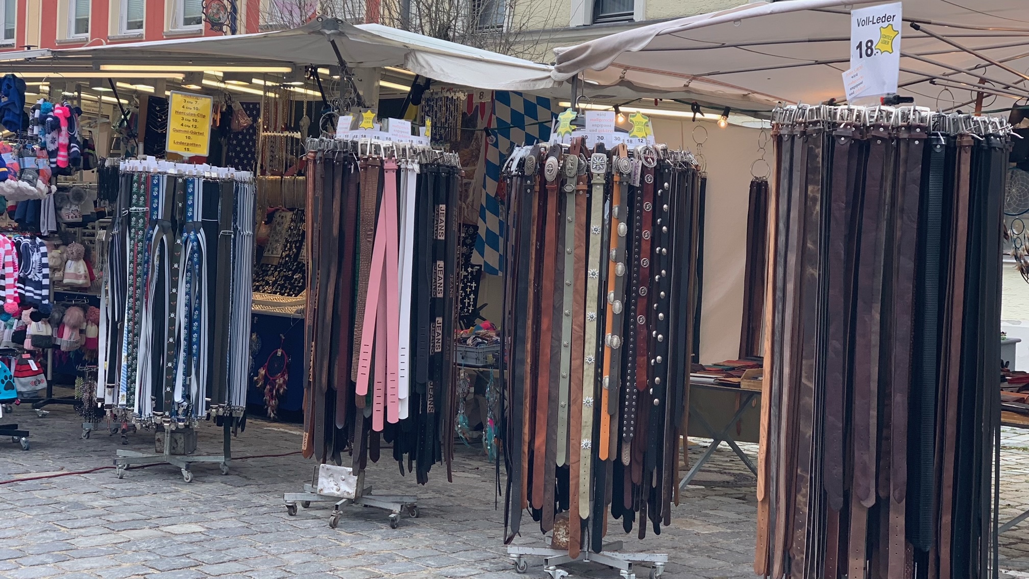 Kirta am Stadtplatz mit Flohmarkt