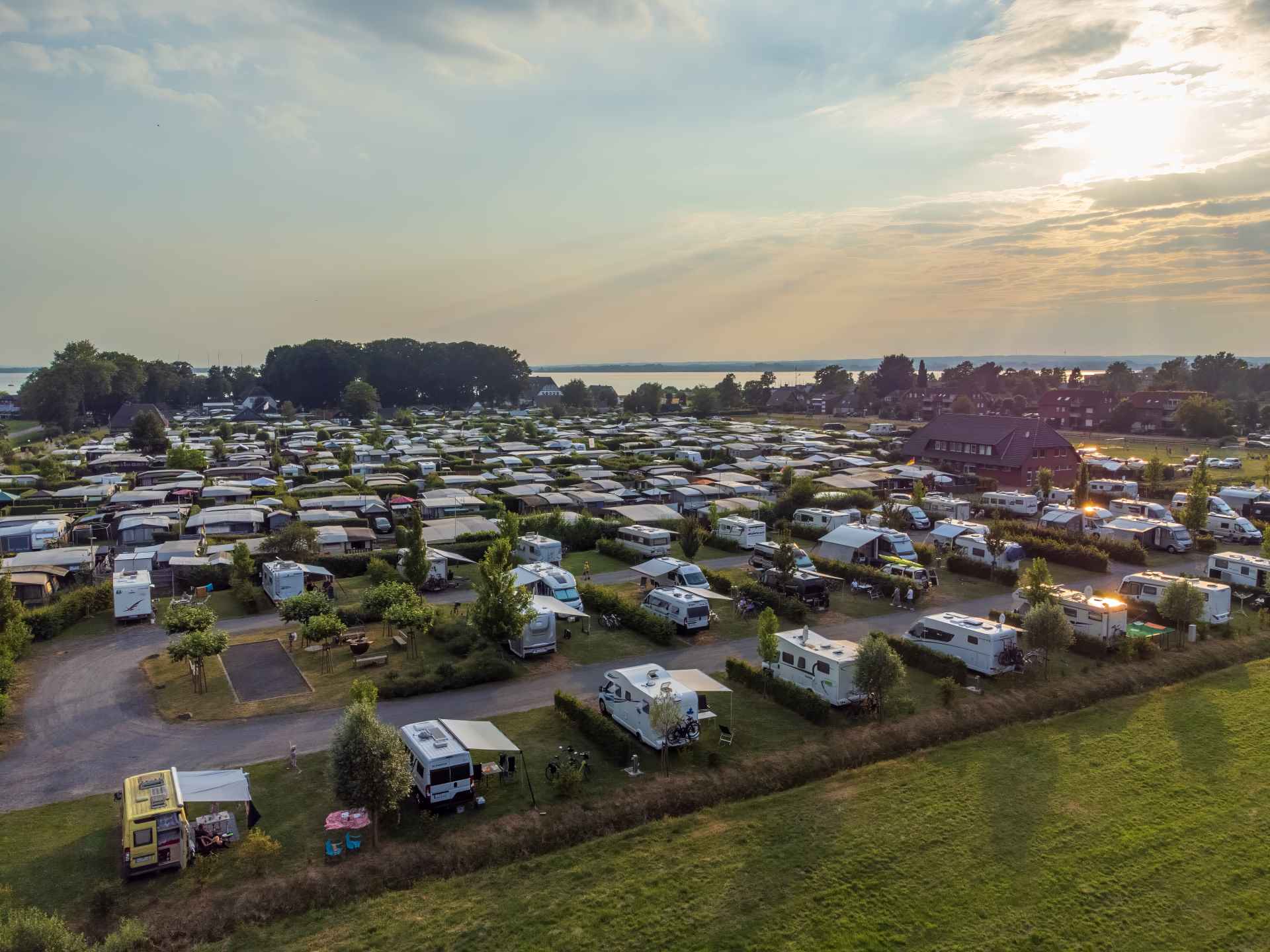 TiemannsHof_CampingWohnmobil_Platz Lembruch.jpg