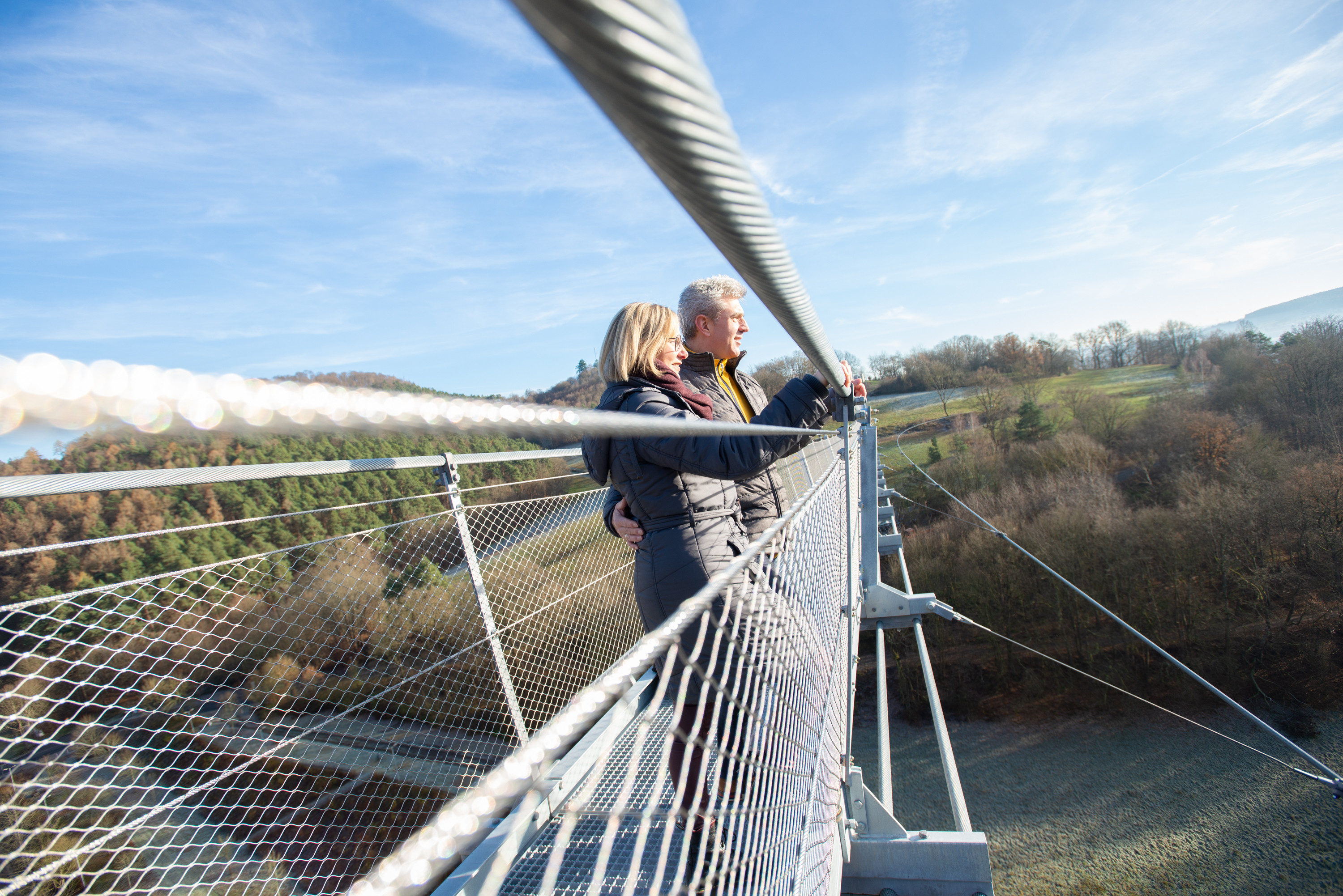 Details Hängebrücke mit Models Highwalk Rotenburg