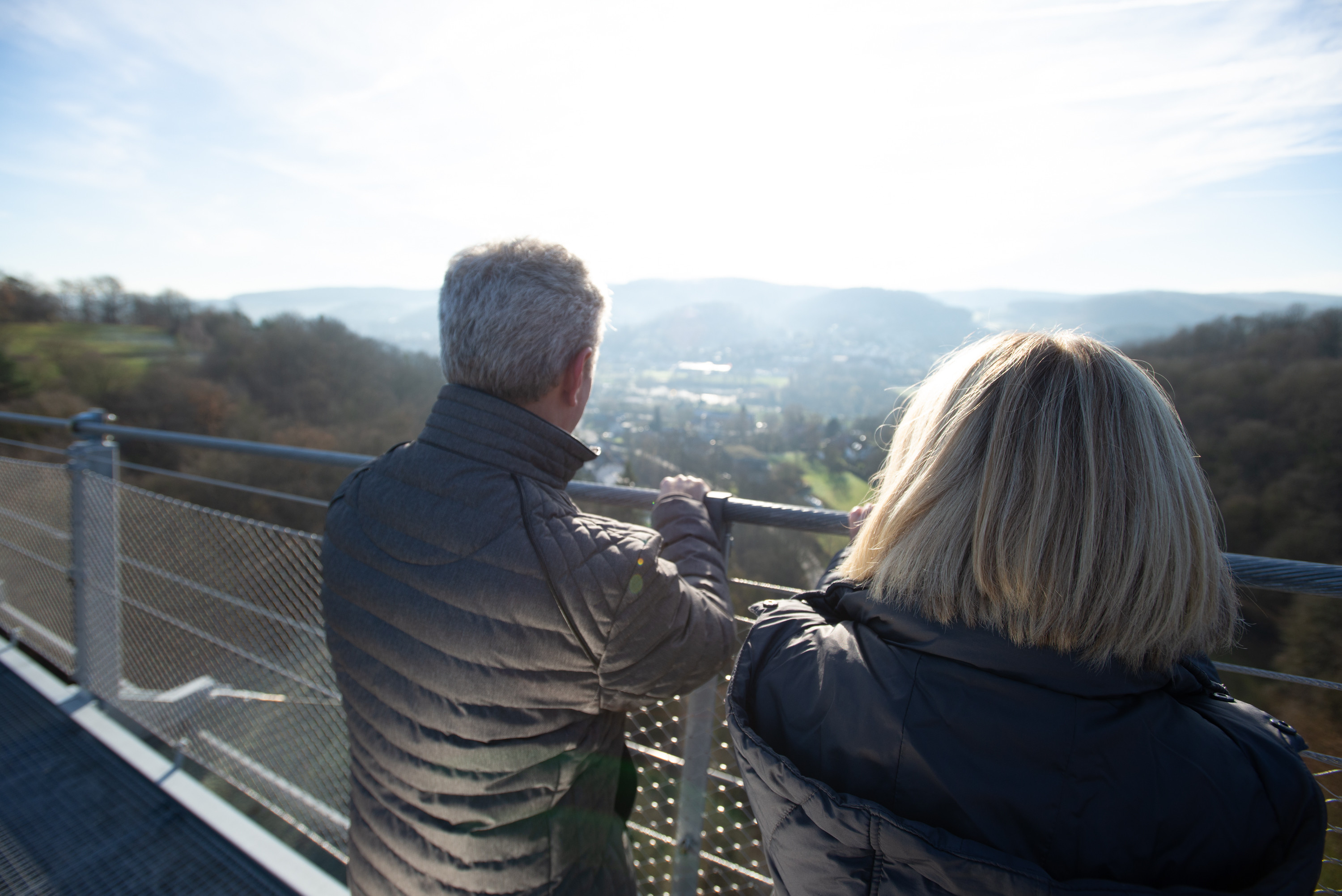 Weitblick Hängebrücke mit Models Highwalk Rotenburg