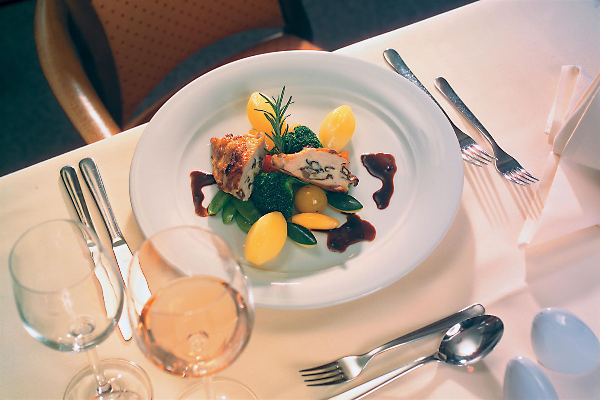 Parkhotel Neustadt - Hauptgang