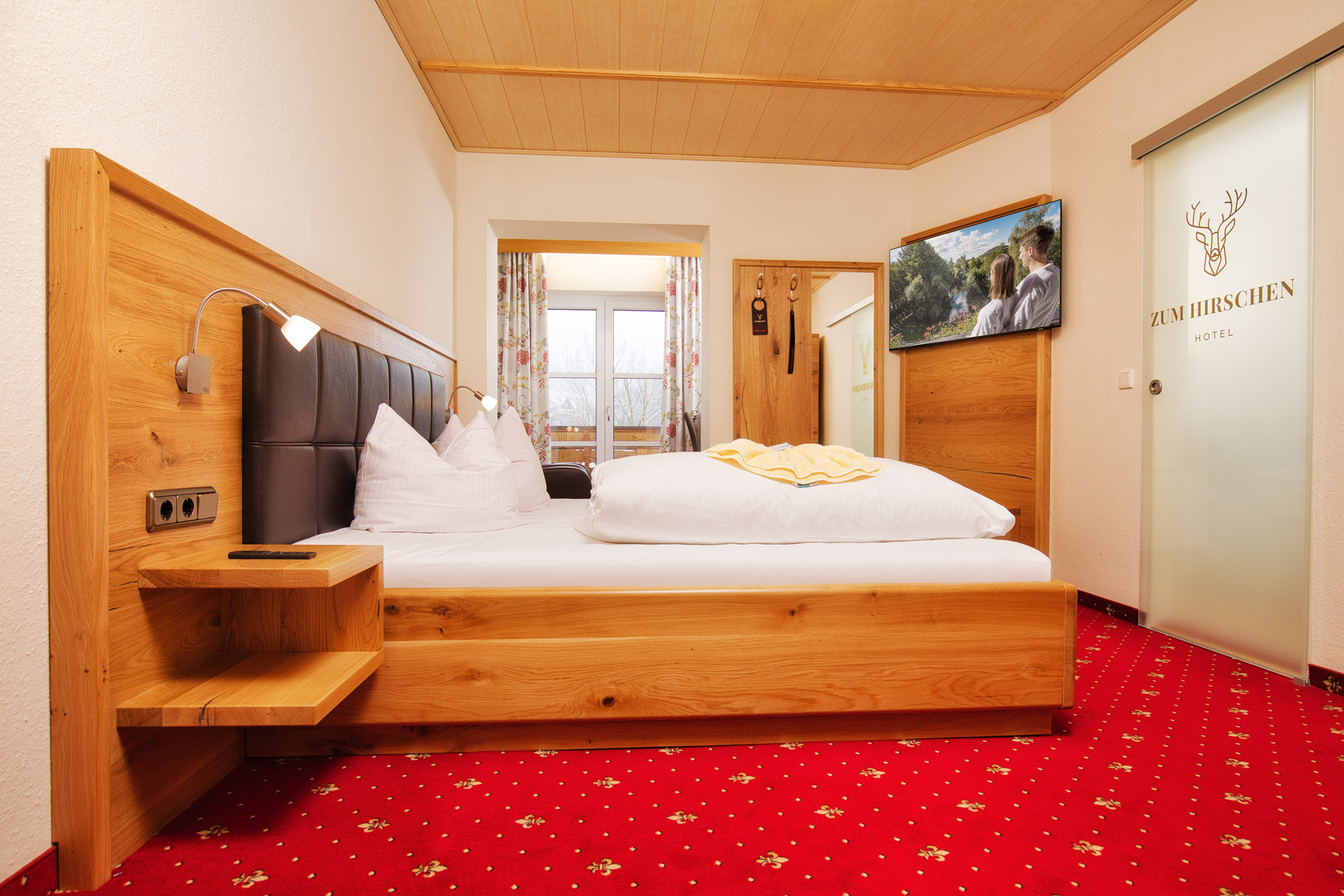 Hotel_Hirschen_Doppelzimmer_2.jpg
