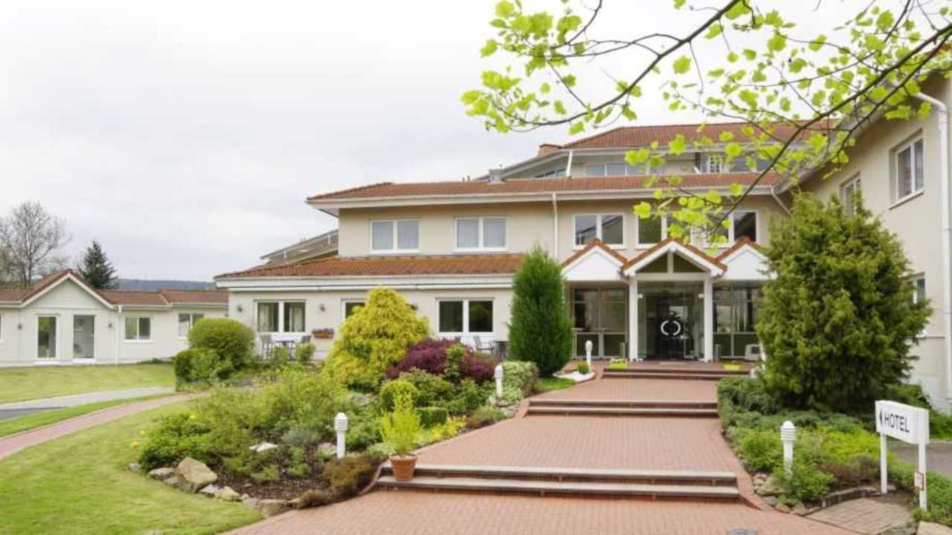 Hoteleingang, Trans world Hotel Auefeld.jpg
