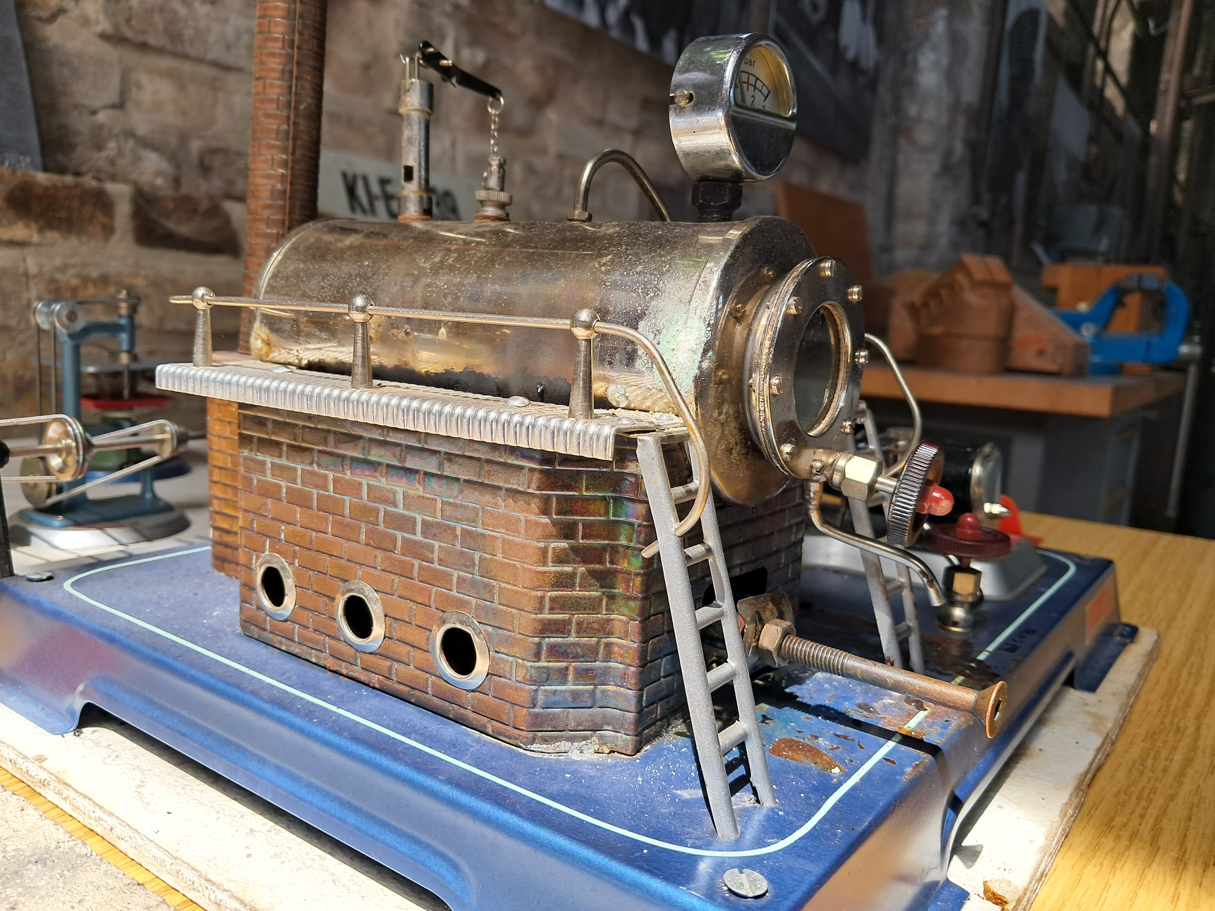 Metallgießerei-Führung mit Dampfmaschine