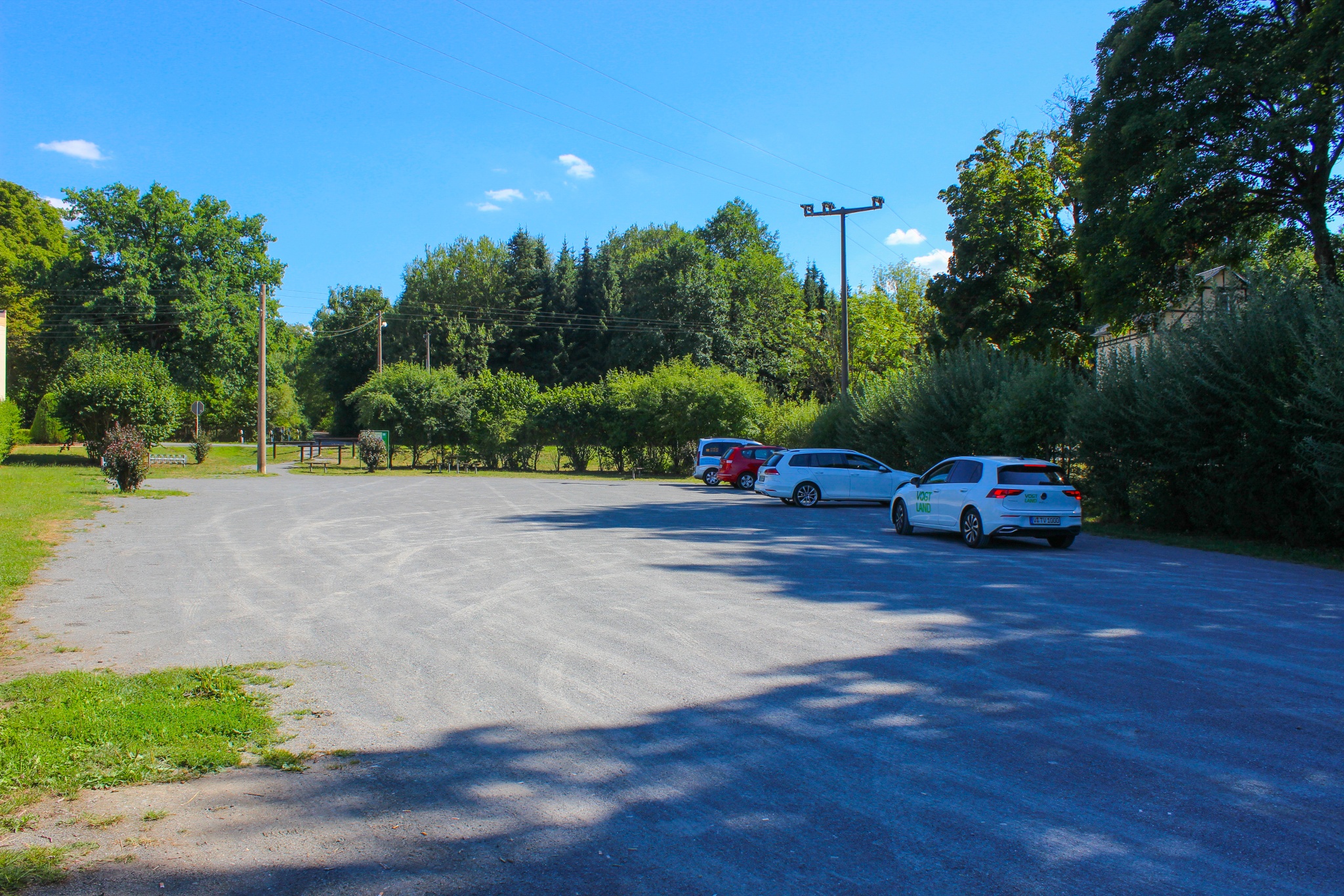 Parkplatz am Pöllwitzer Wald – Motiv