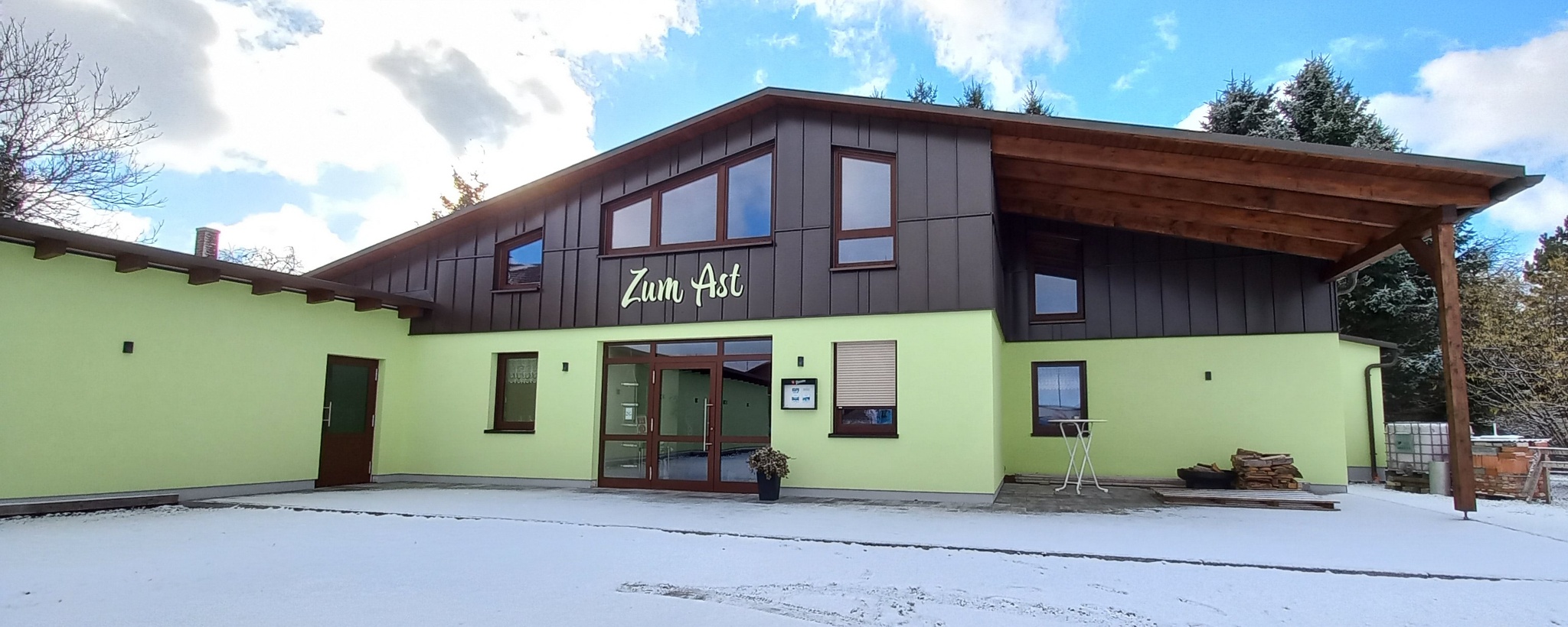 Gaststätte mit Bowlingbahn „Zum Ast“ – Motiv