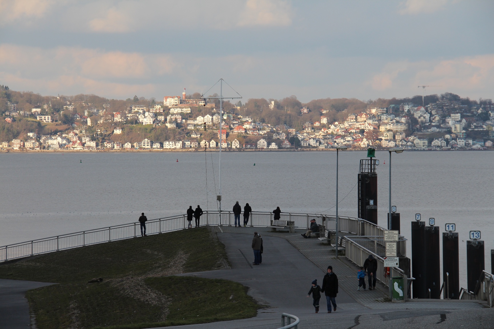 Fähranleger Neuenfelde Fähre Cranz Blankenese Line HBEL