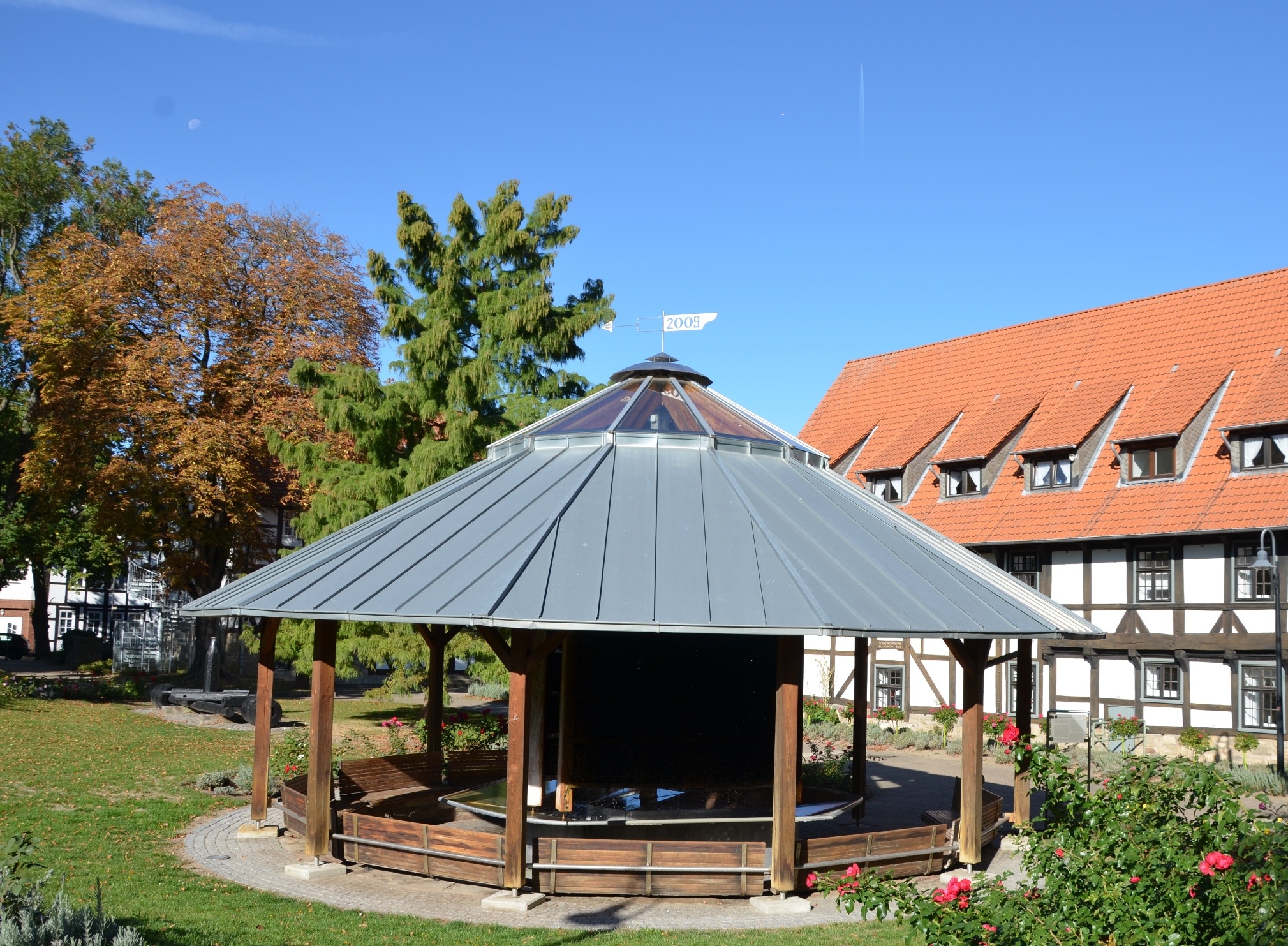 Gradierpavillon im Rosengarten
