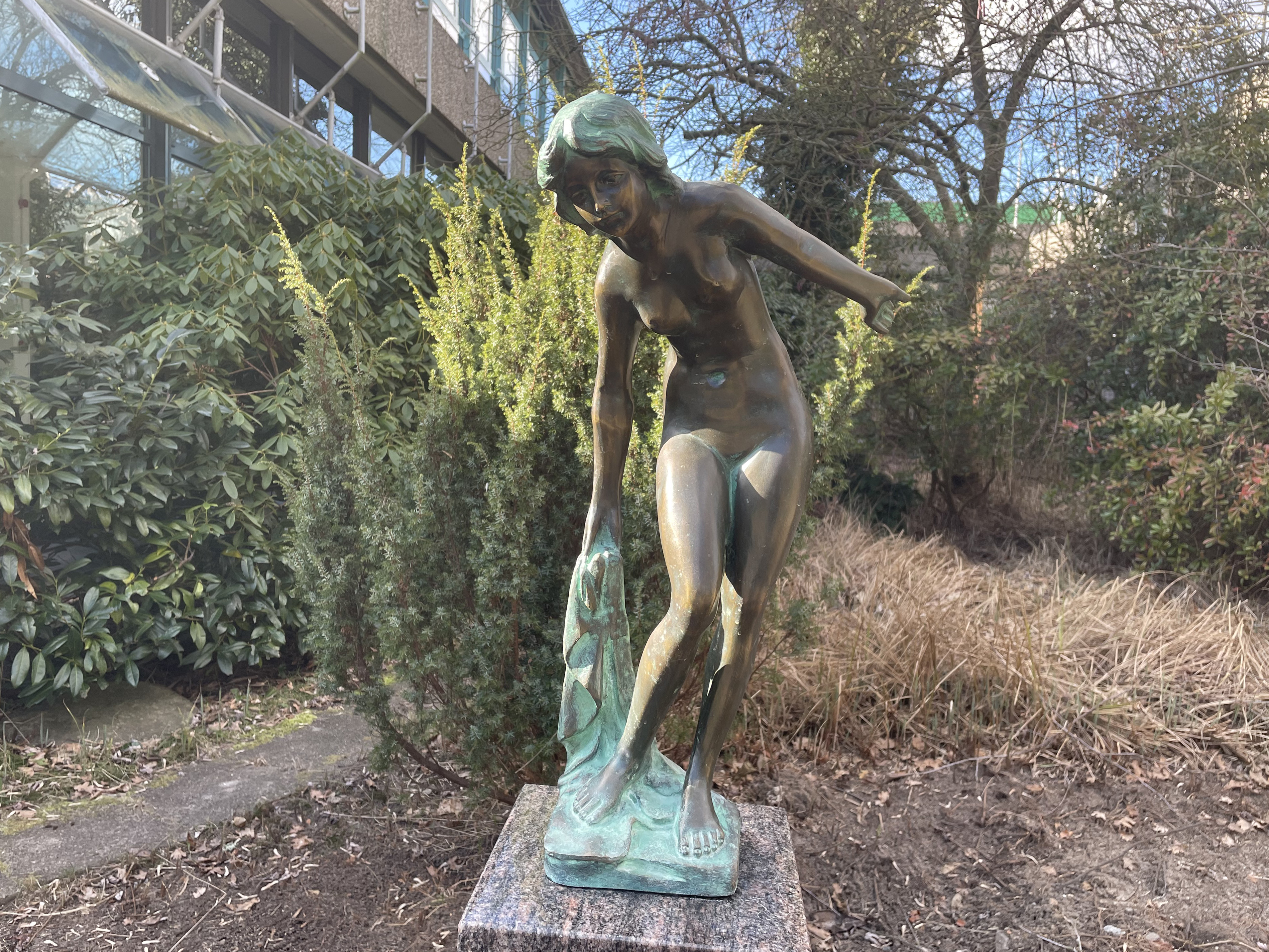 Skulptur „Die Badende“