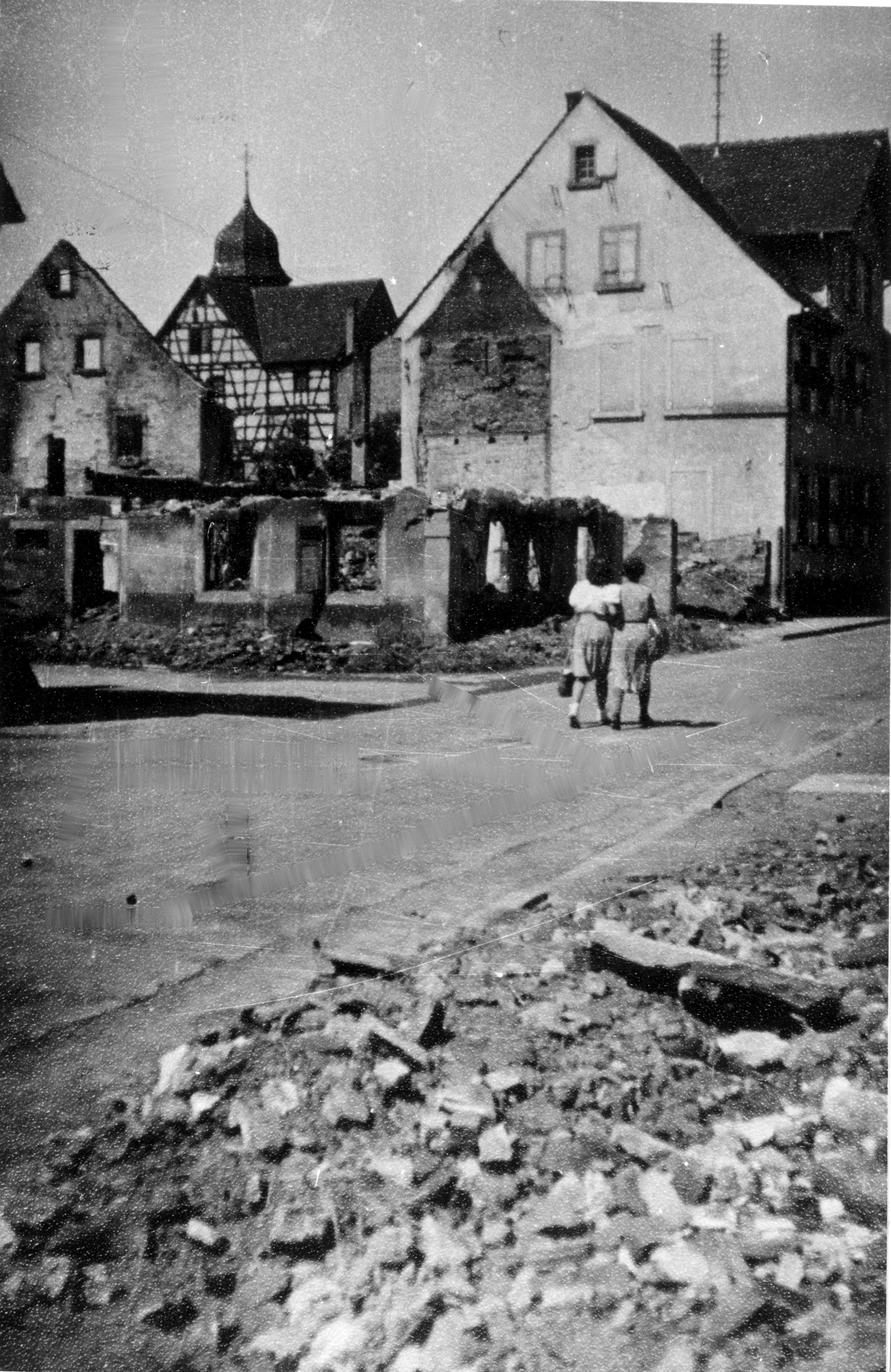 1945 Gasthaus Rößle Hofstraße 9 nach Kriegszerstörung